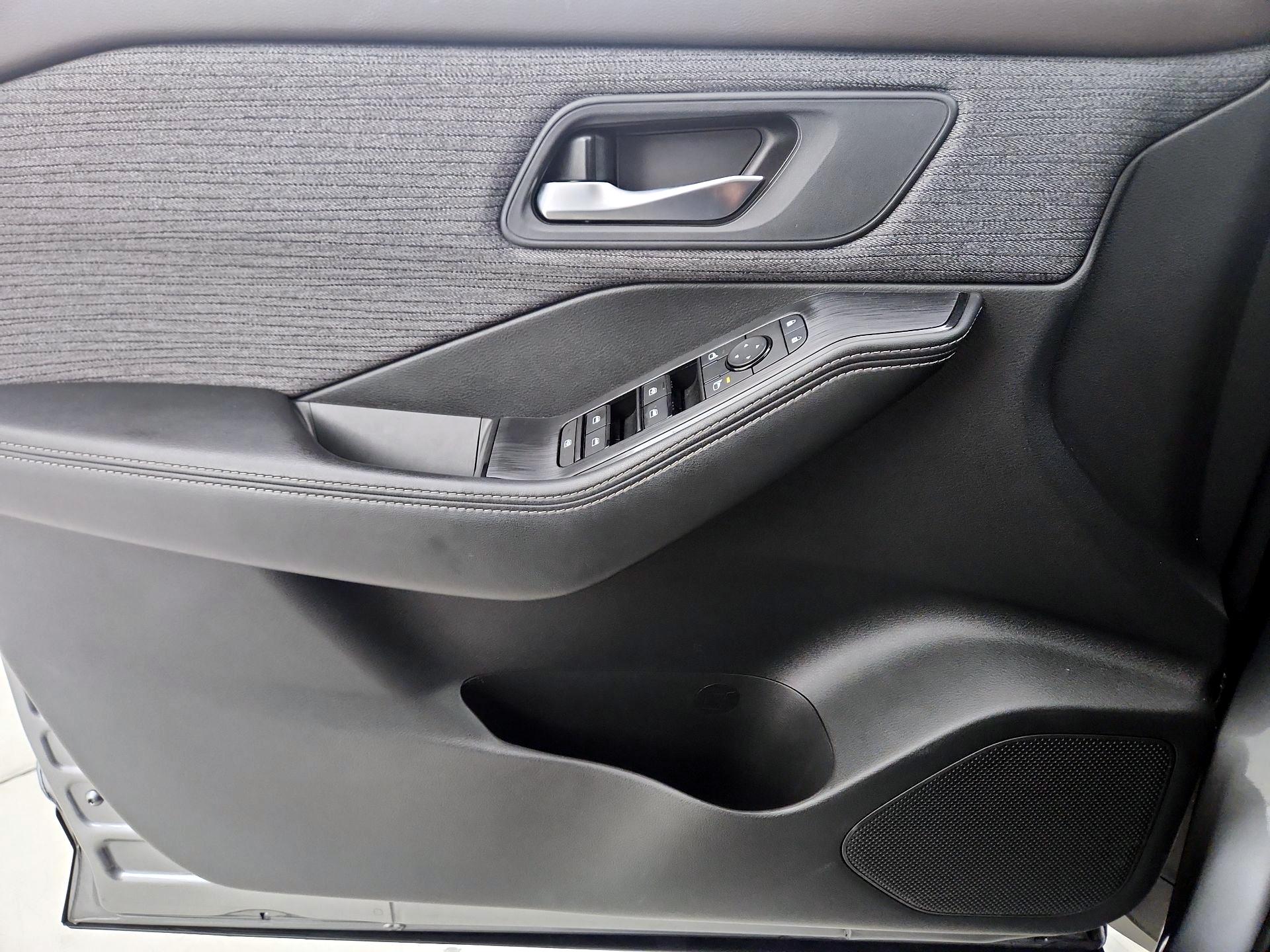 Thumbnail: 2021 Nissan Rogue - 12