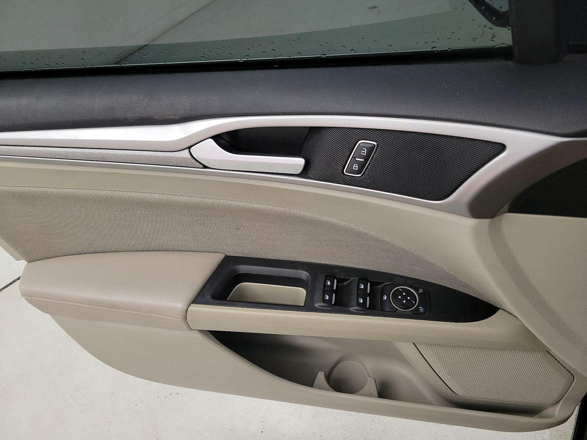 Thumbnail: 2020 Ford Fusion - 12