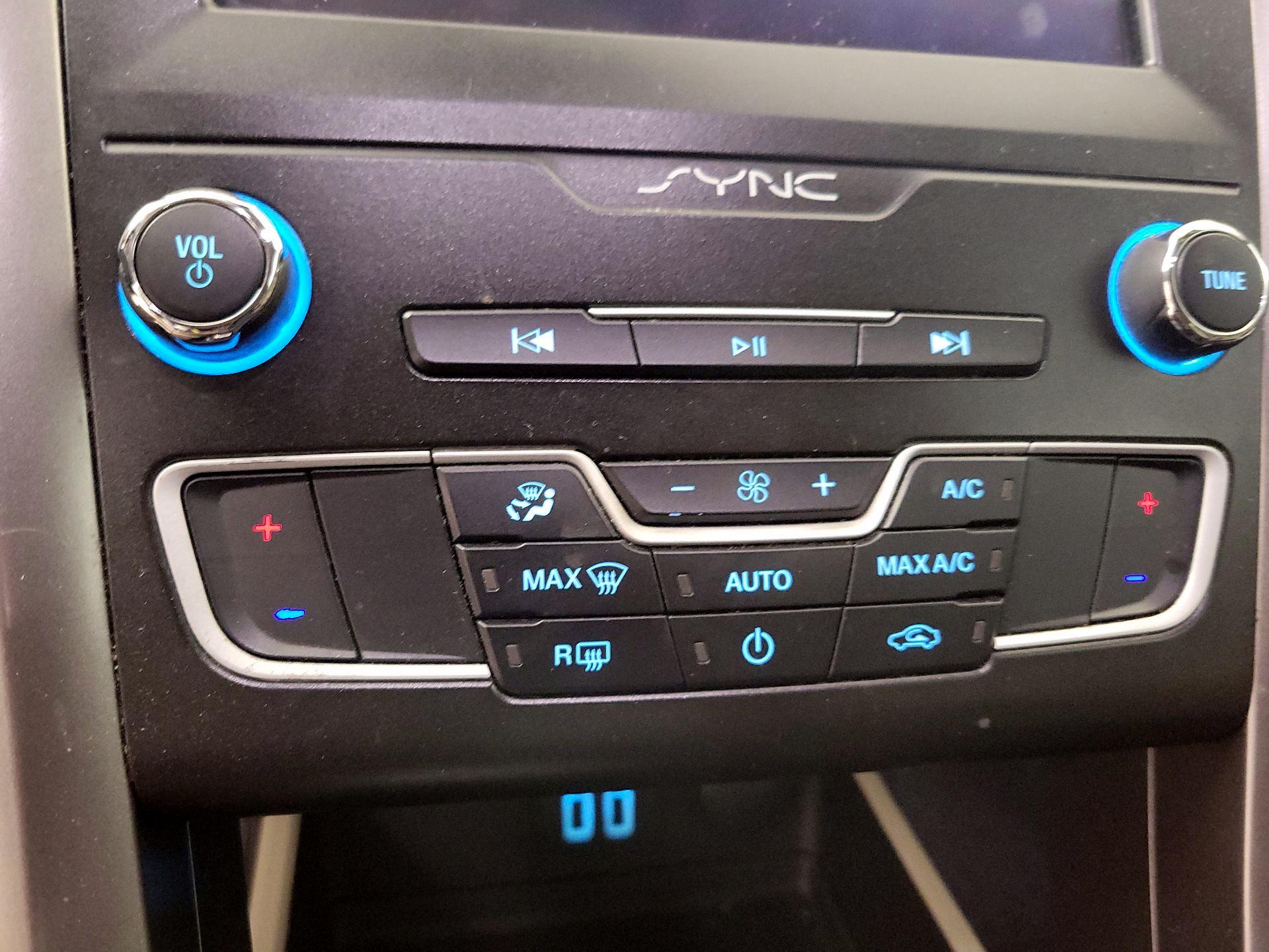 Thumbnail: 2020 Ford Fusion - 16