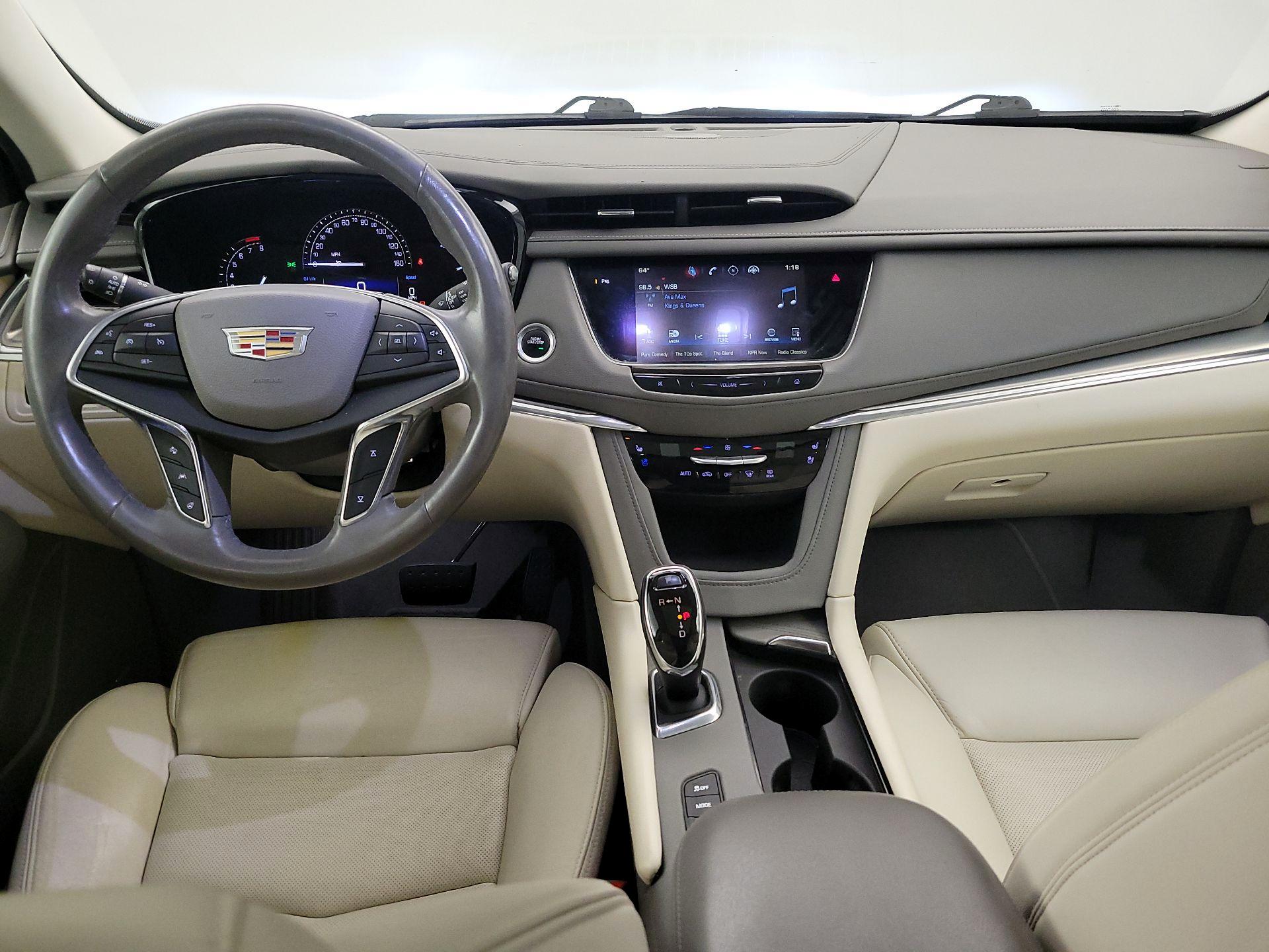 Thumbnail: 2017 Cadillac XT5 - 9