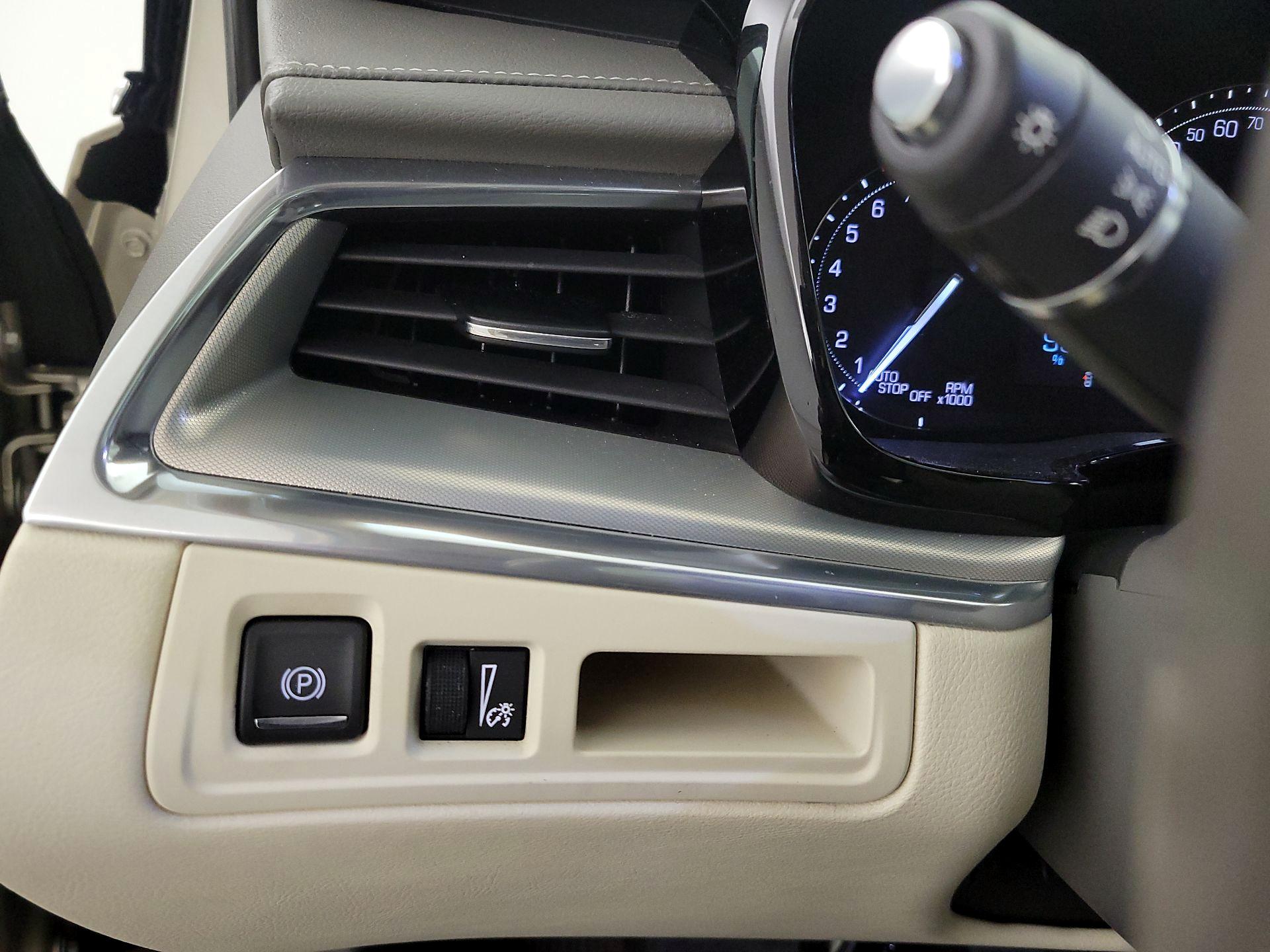 Thumbnail: 2017 Cadillac XT5 - 13