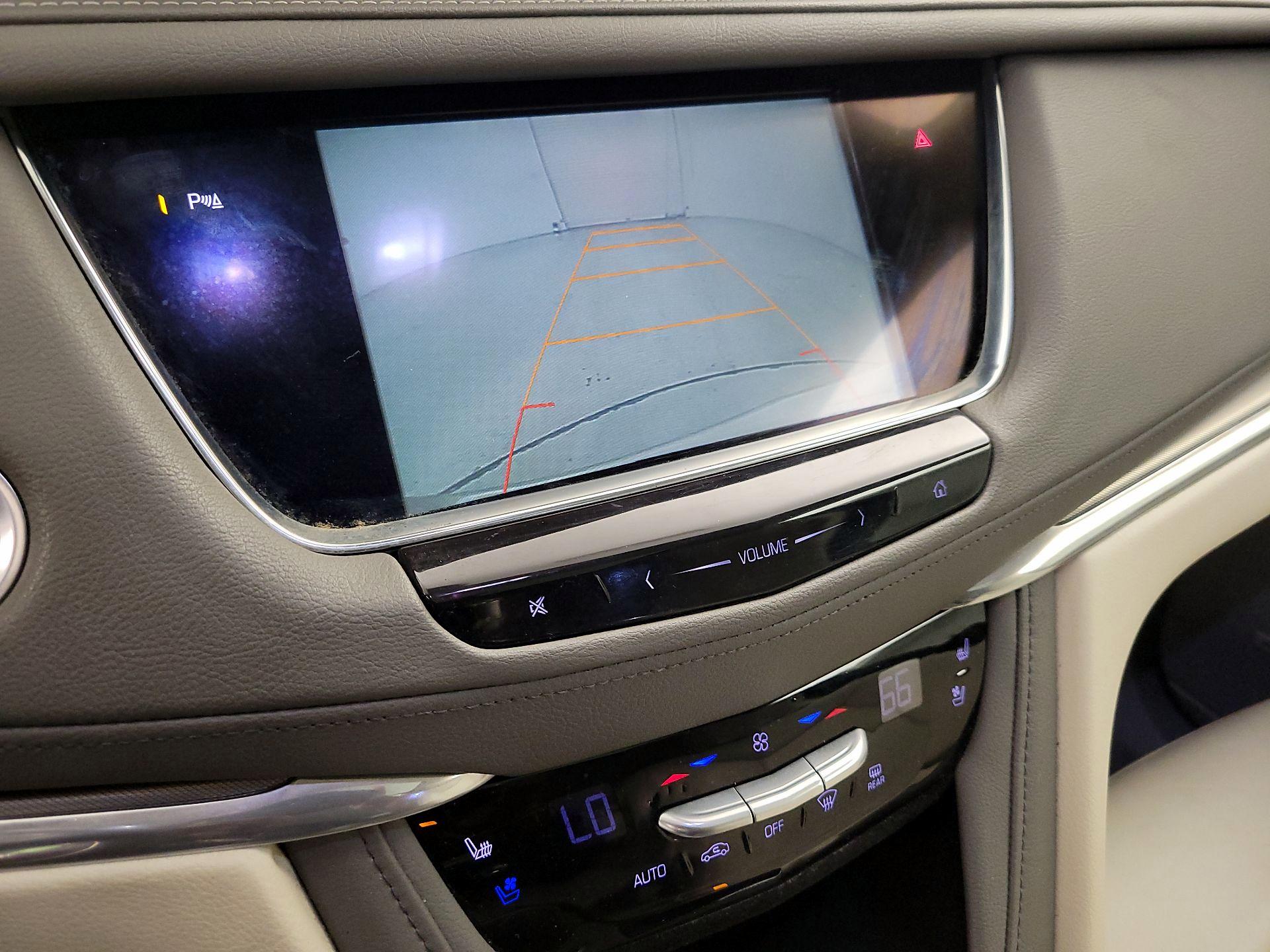 Thumbnail: 2017 Cadillac XT5 - 14