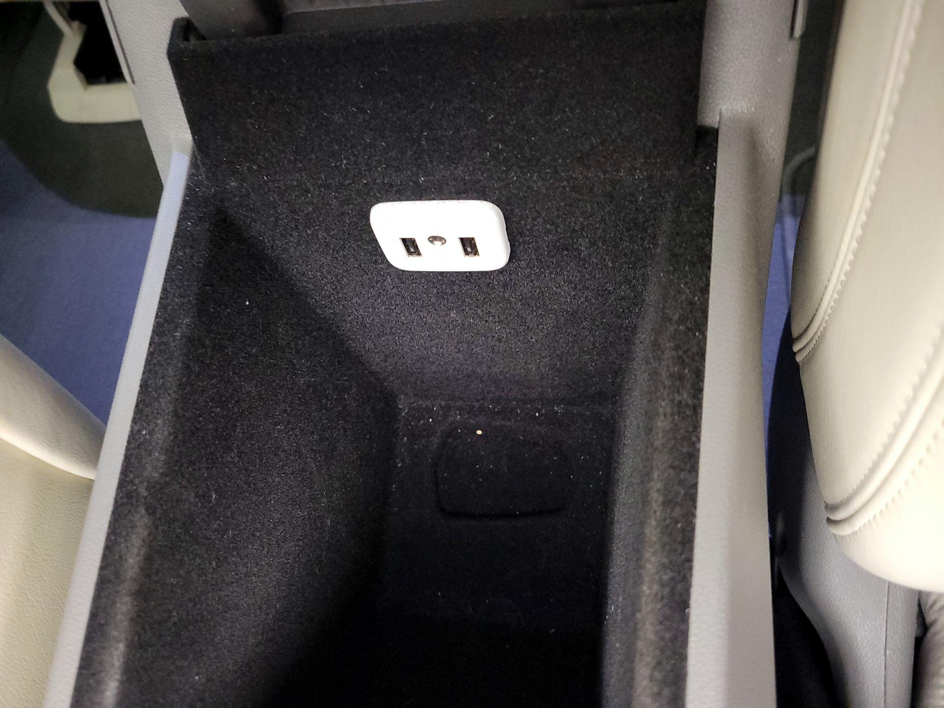 Thumbnail: 2017 Cadillac XT5 - 18