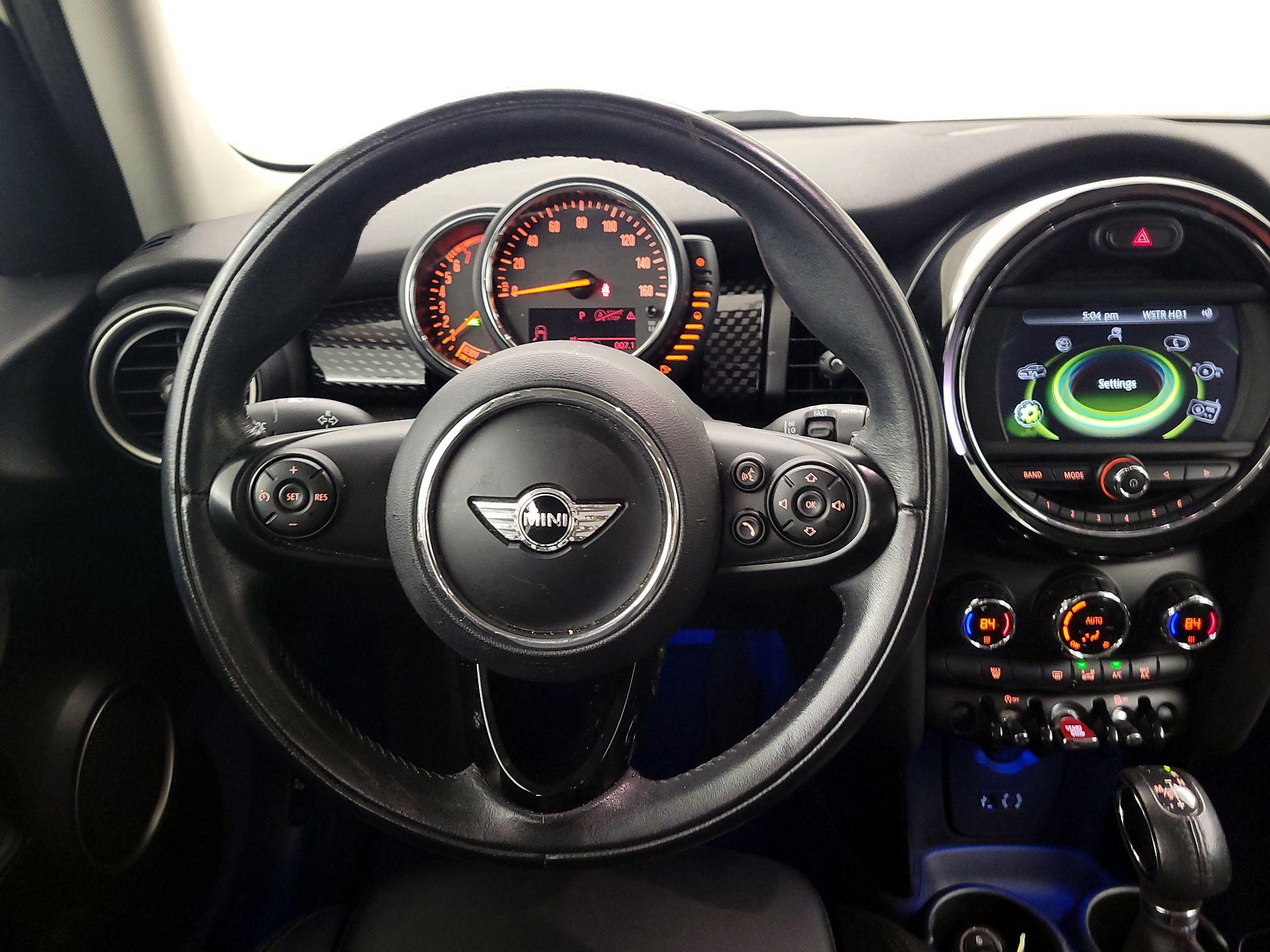 Thumbnail: 2015 MINI Cooper Hardtop - 10