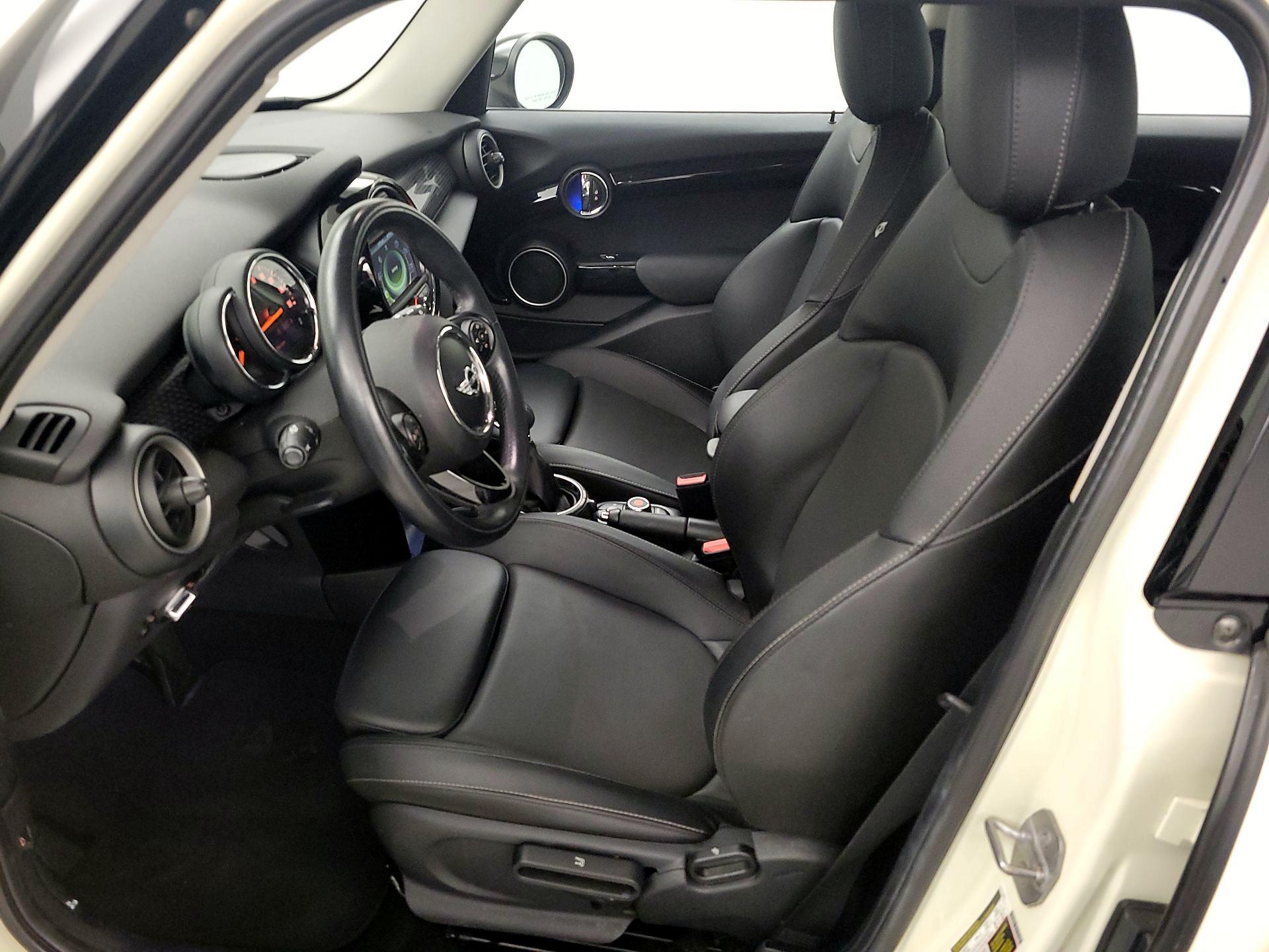 Thumbnail: 2015 MINI Cooper Hardtop - 11