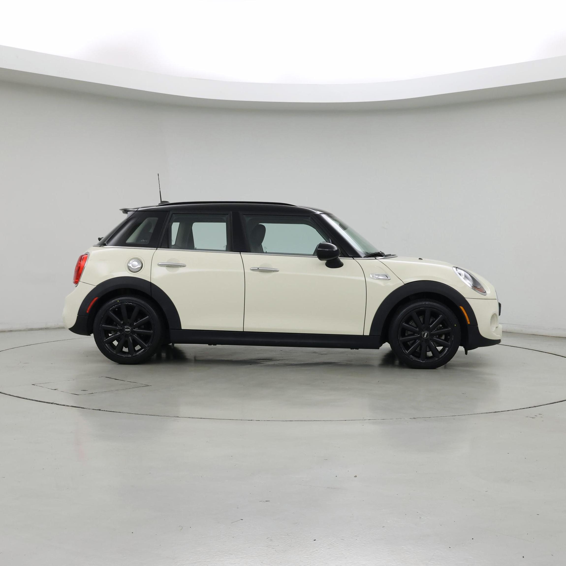 Thumbnail: 2015 MINI Cooper Hardtop - 7