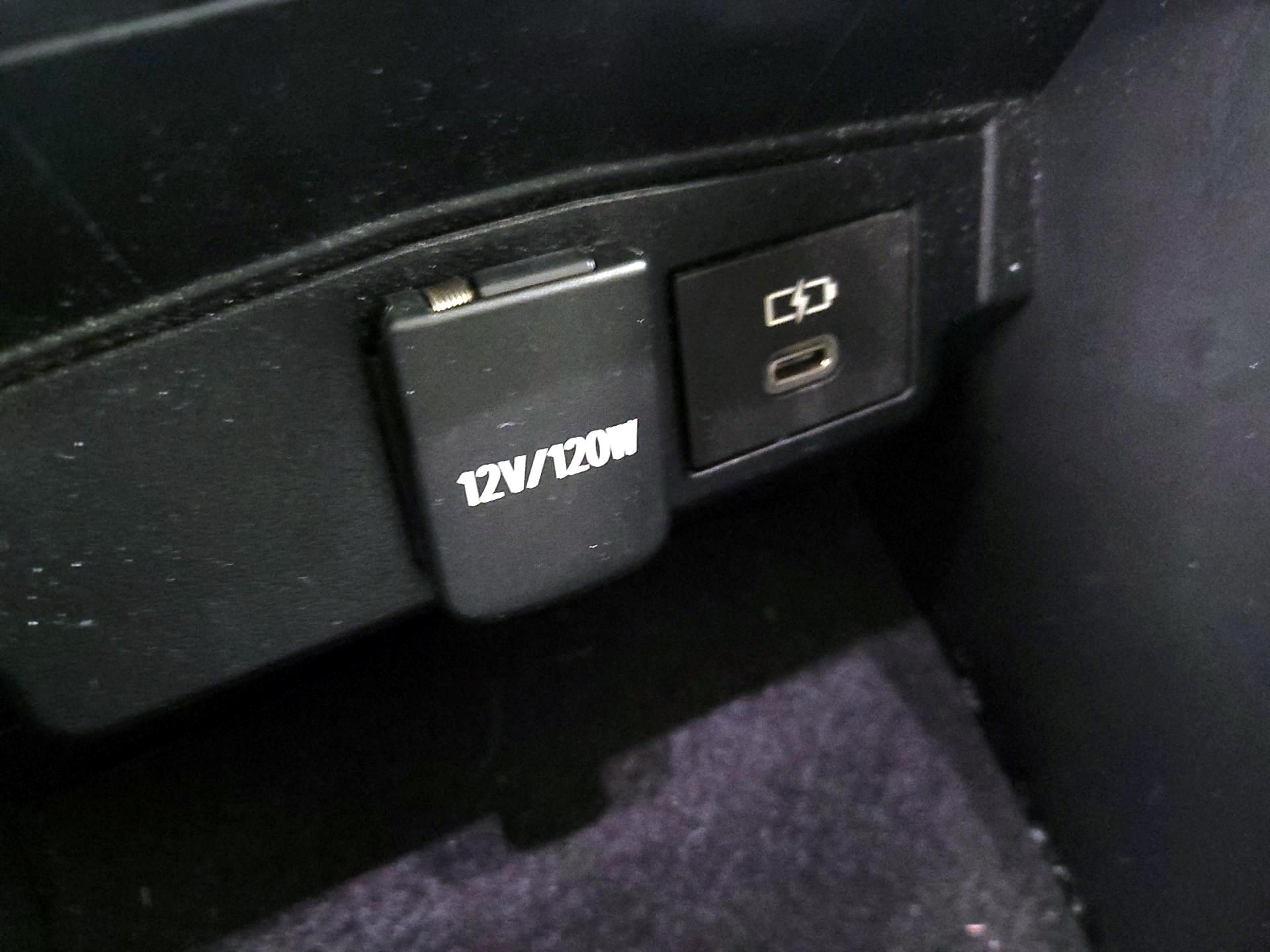 Thumbnail: 2023 Toyota Corolla - 18