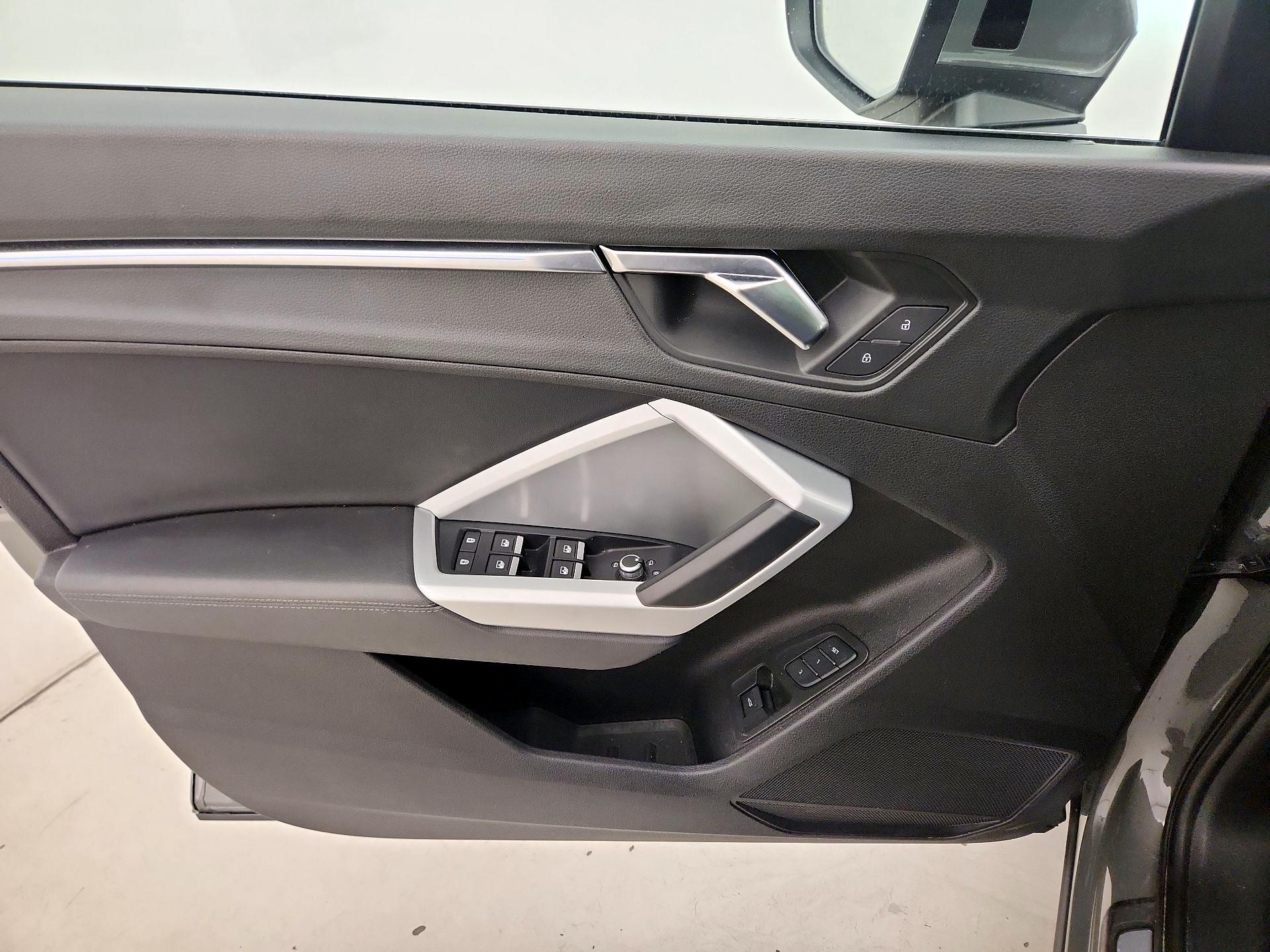 Thumbnail: 2022 Audi Q3 - 12