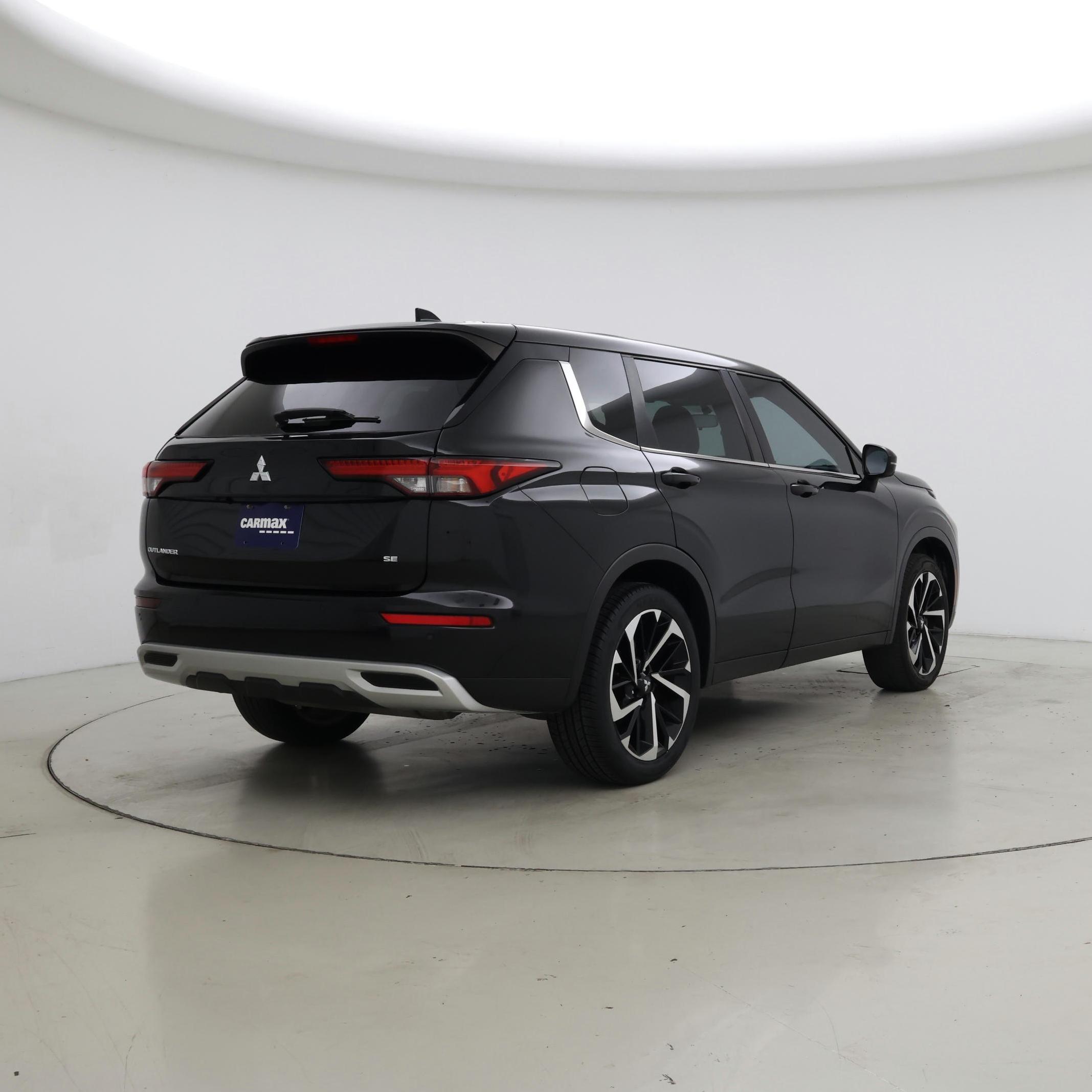 Thumbnail: 2022 Mitsubishi Outlander - 8