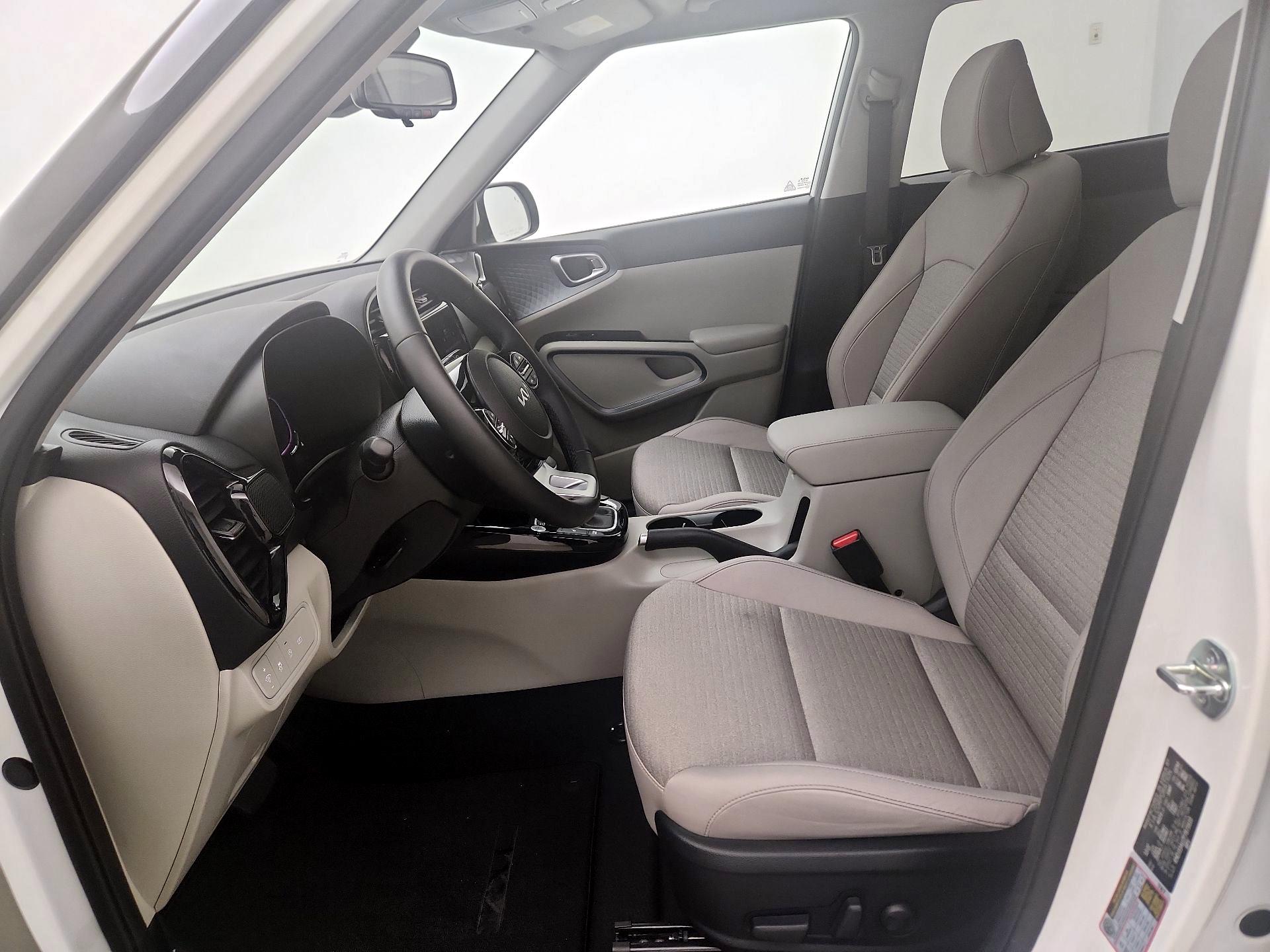 Thumbnail: 2023 Kia Soul - 11