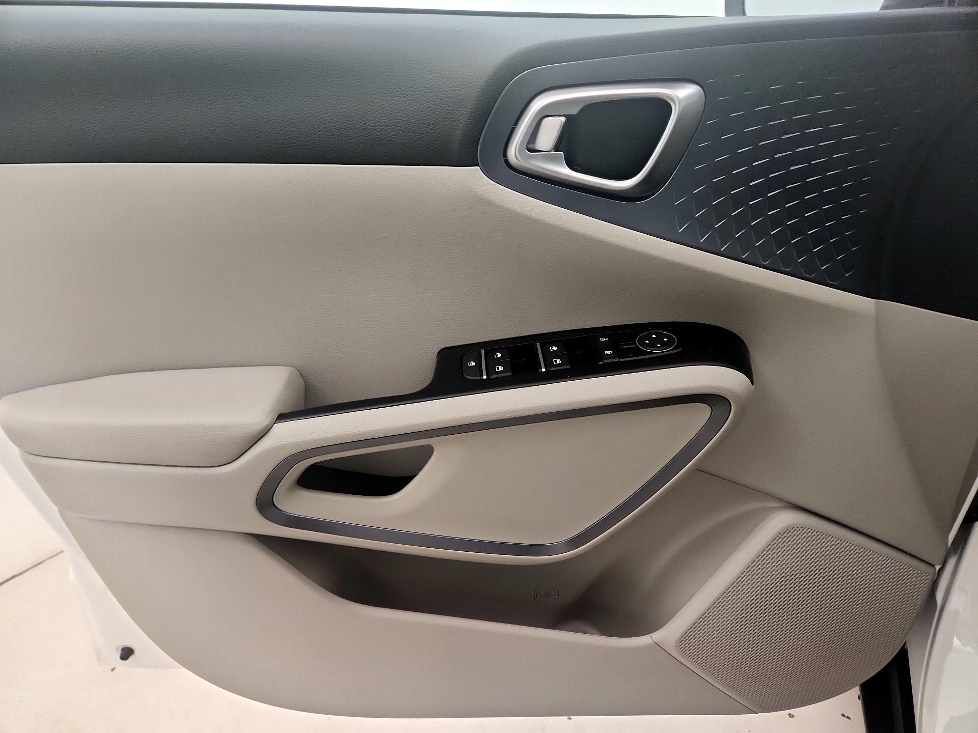 Thumbnail: 2023 Kia Soul - 12