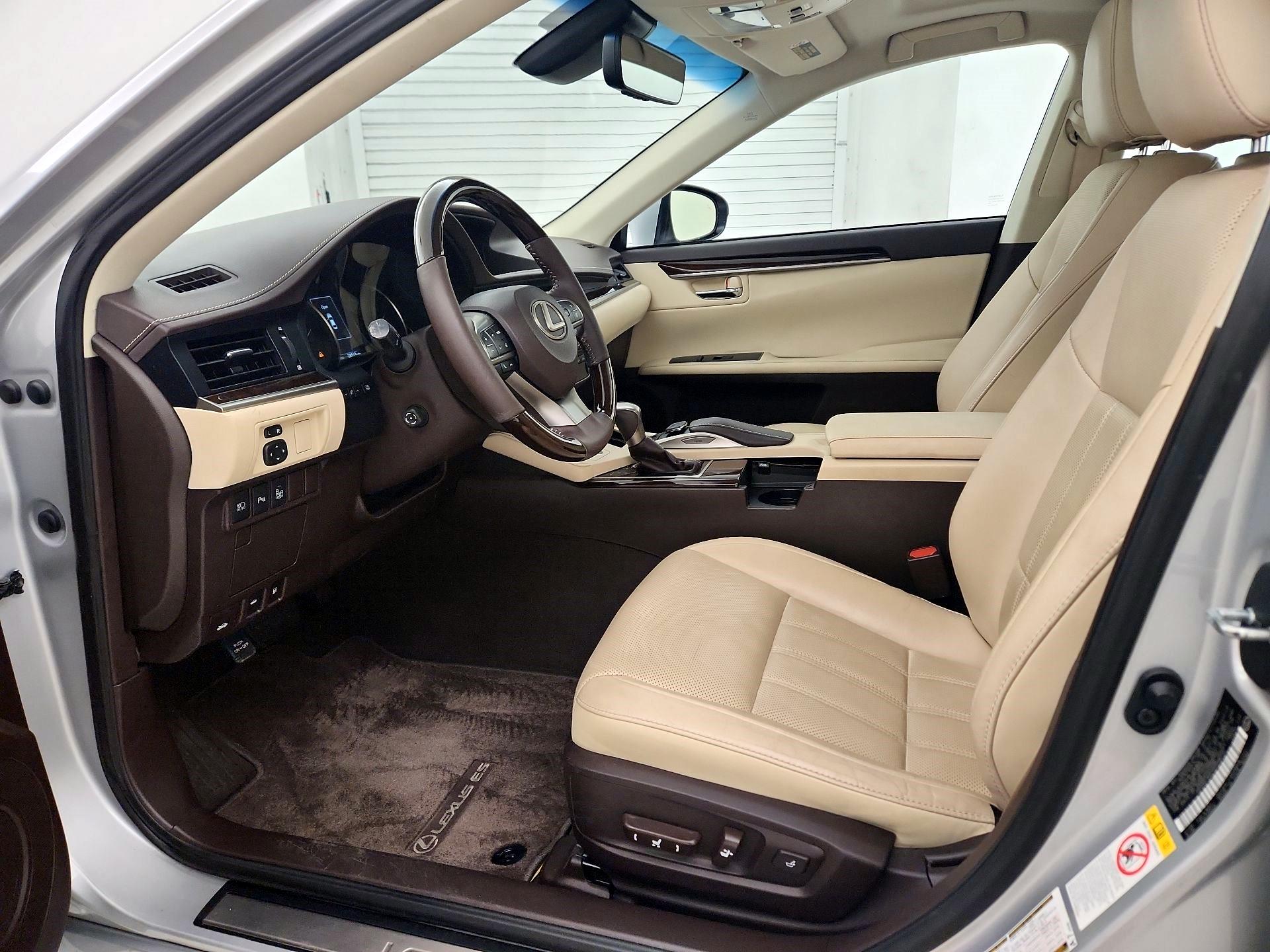 Thumbnail: 2016 Lexus ES - 11