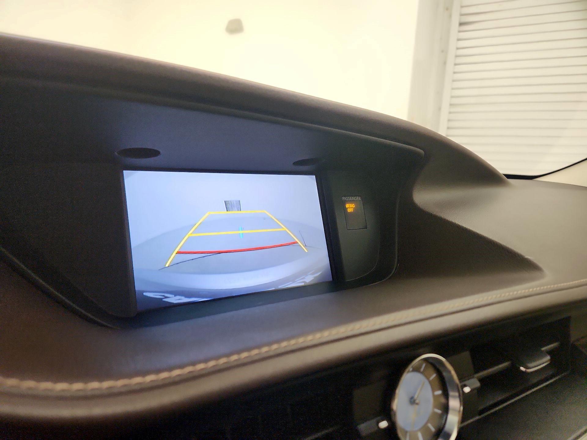 Thumbnail: 2016 Lexus ES - 15