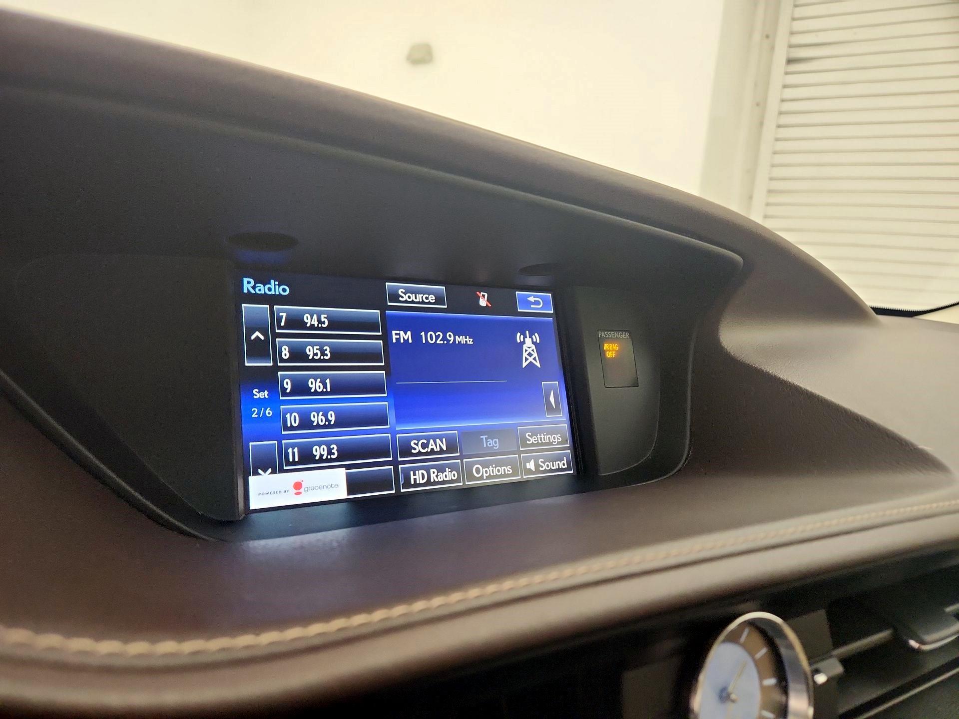 Thumbnail: 2016 Lexus ES - 16