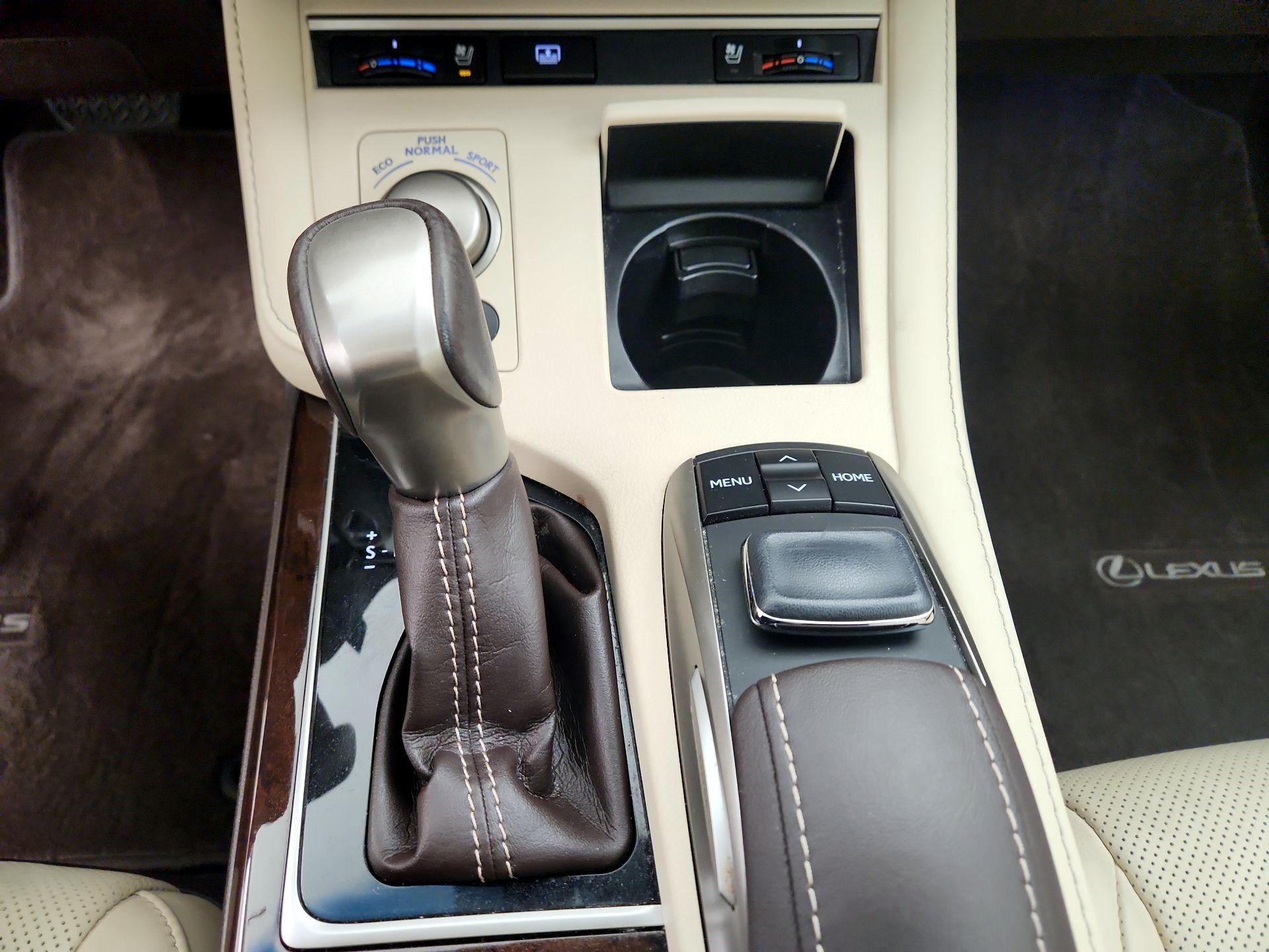 Thumbnail: 2016 Lexus ES - 18