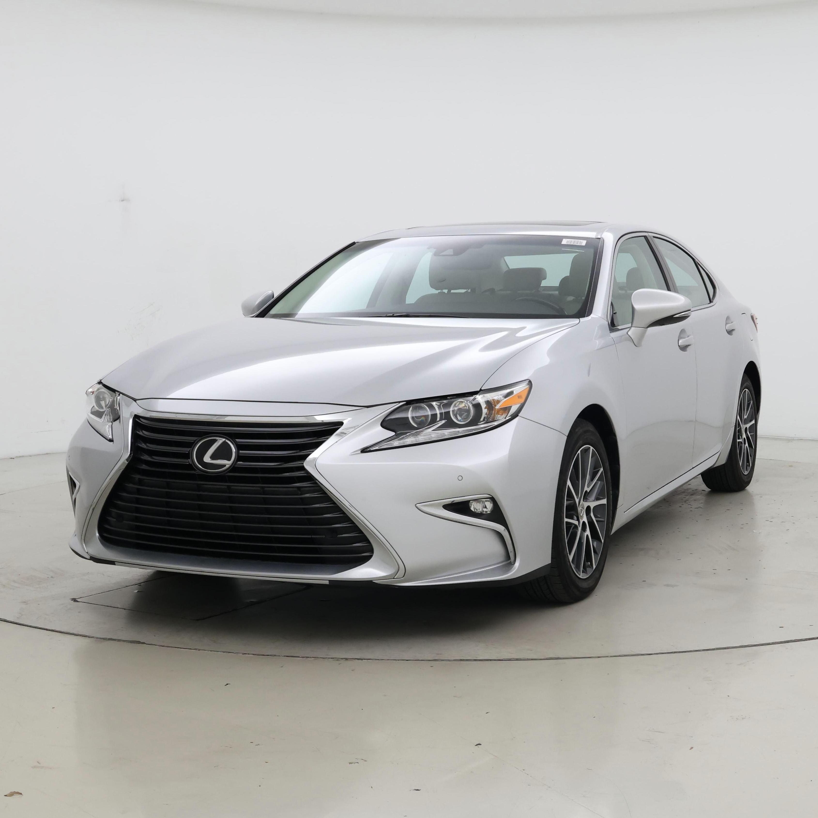 Thumbnail: 2016 Lexus ES - 4
