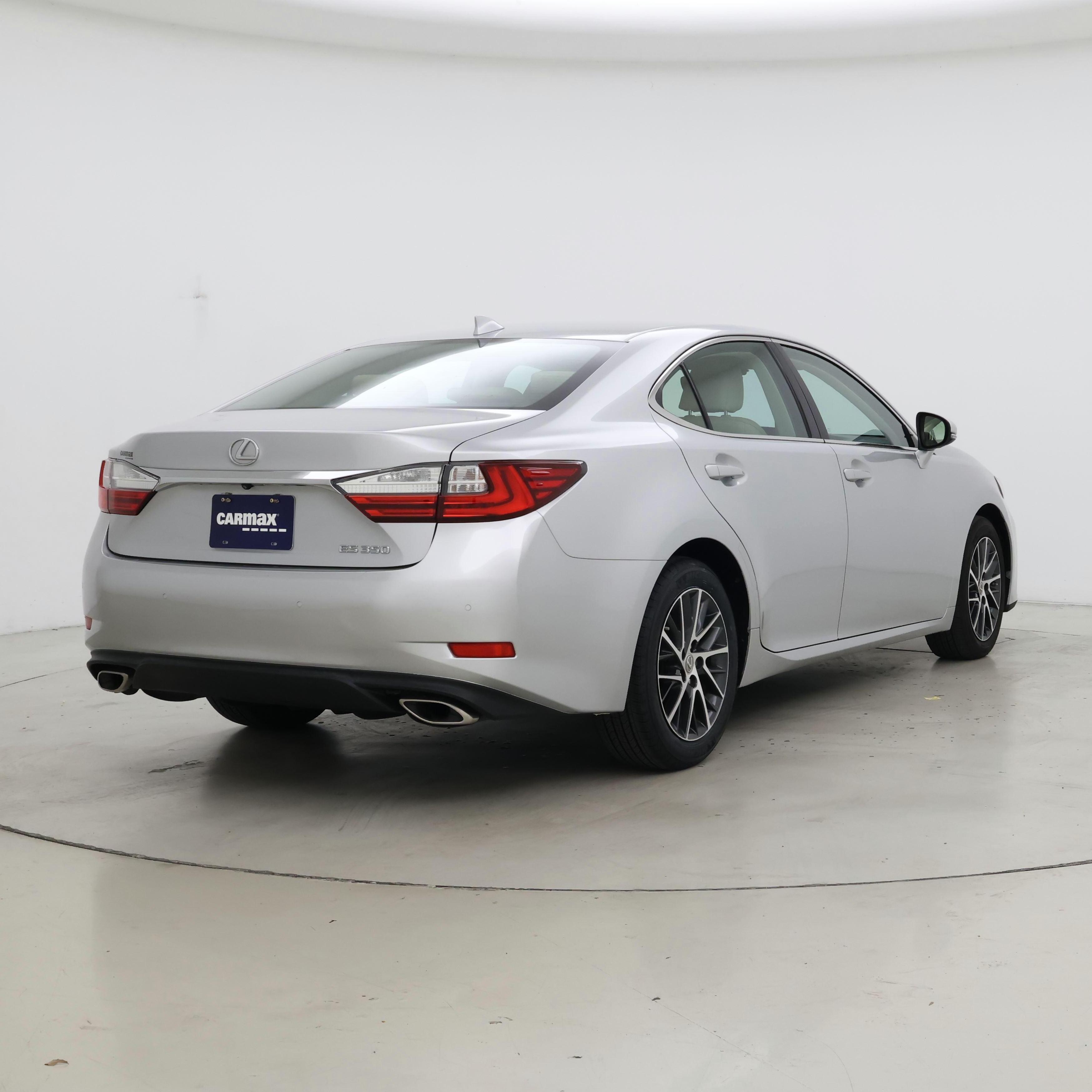 Thumbnail: 2016 Lexus ES - 8