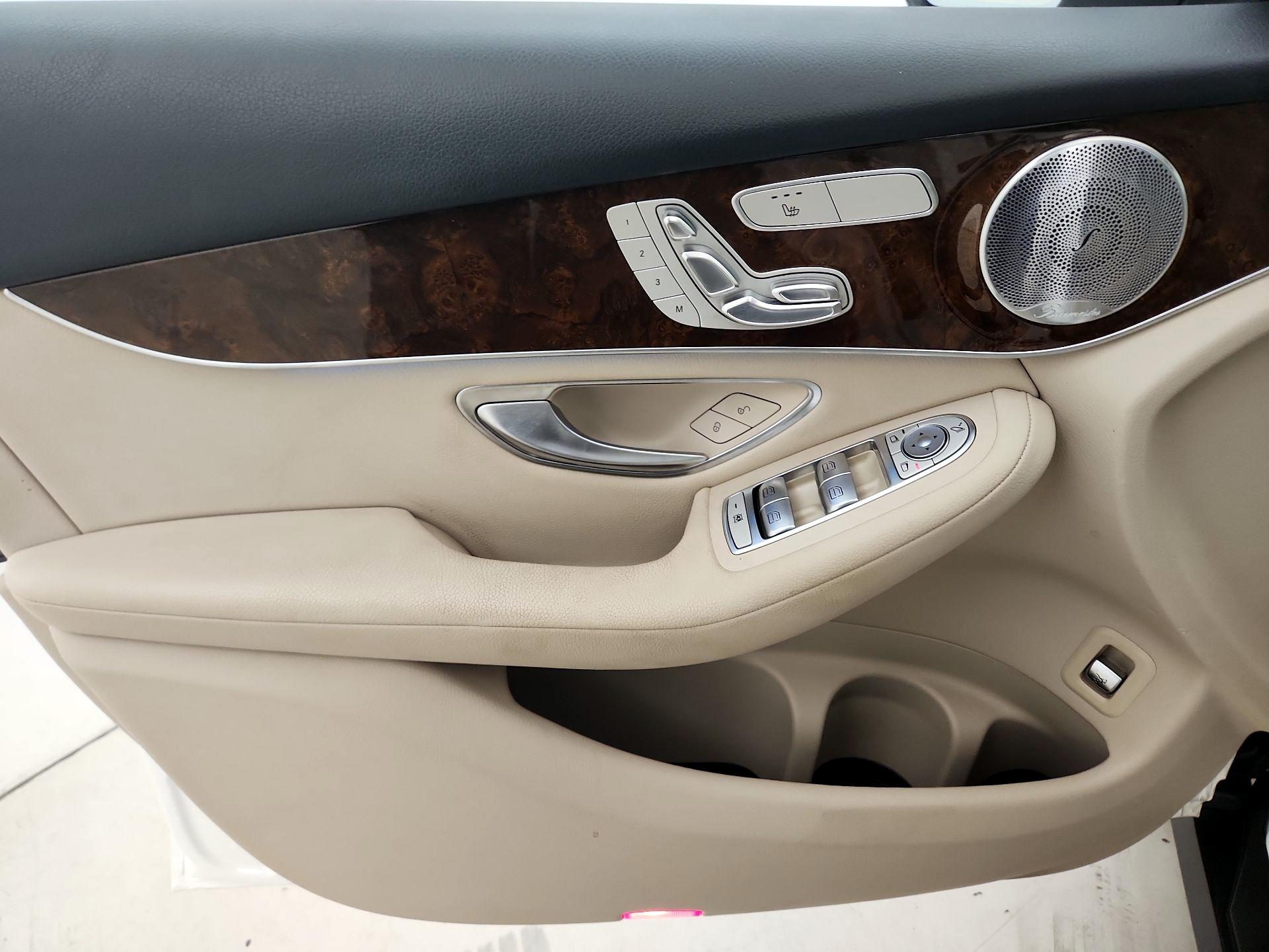 Thumbnail: 2017 Mercedes-Benz GLC - 12