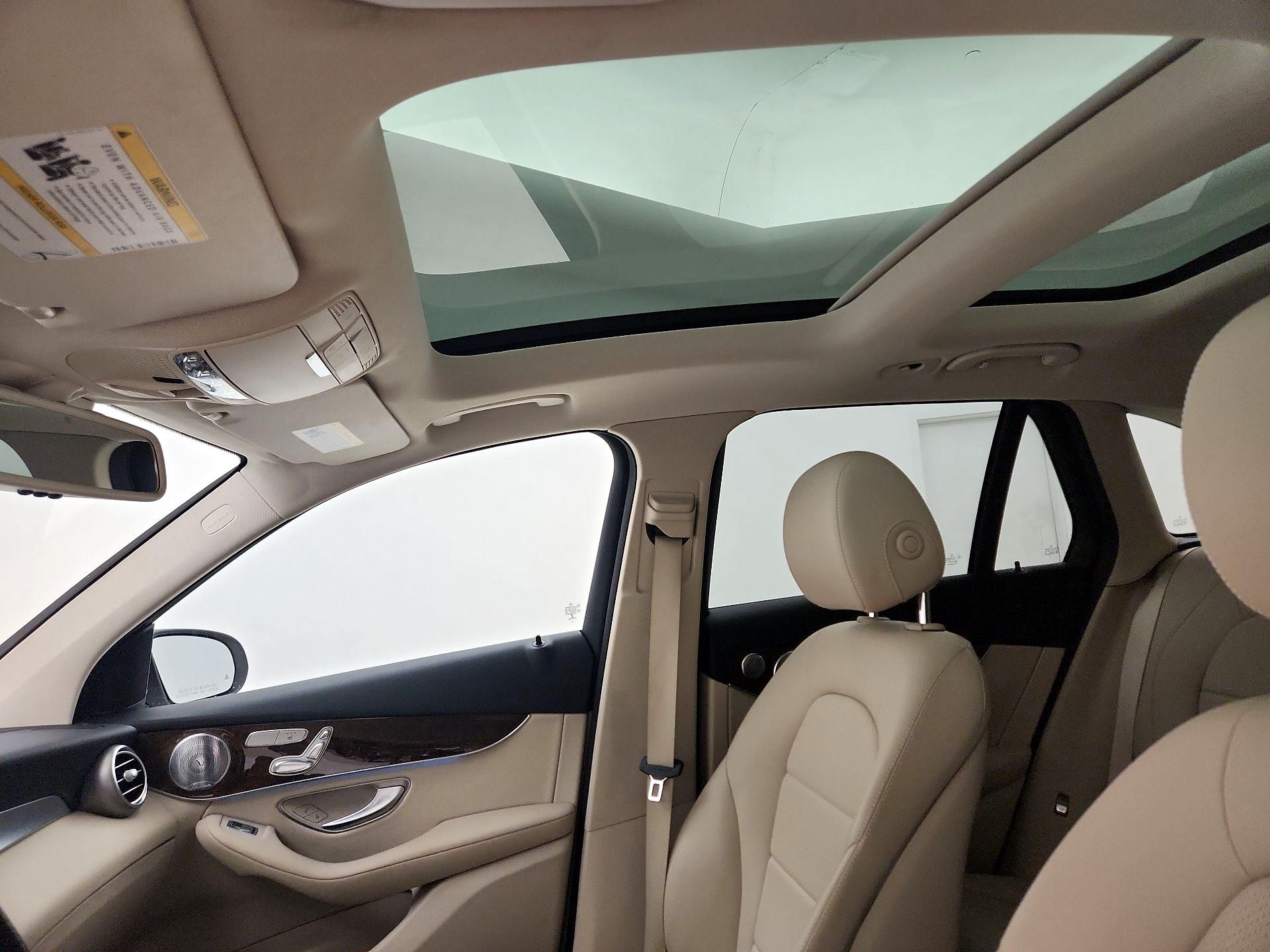 Thumbnail: 2017 Mercedes-Benz GLC - 20