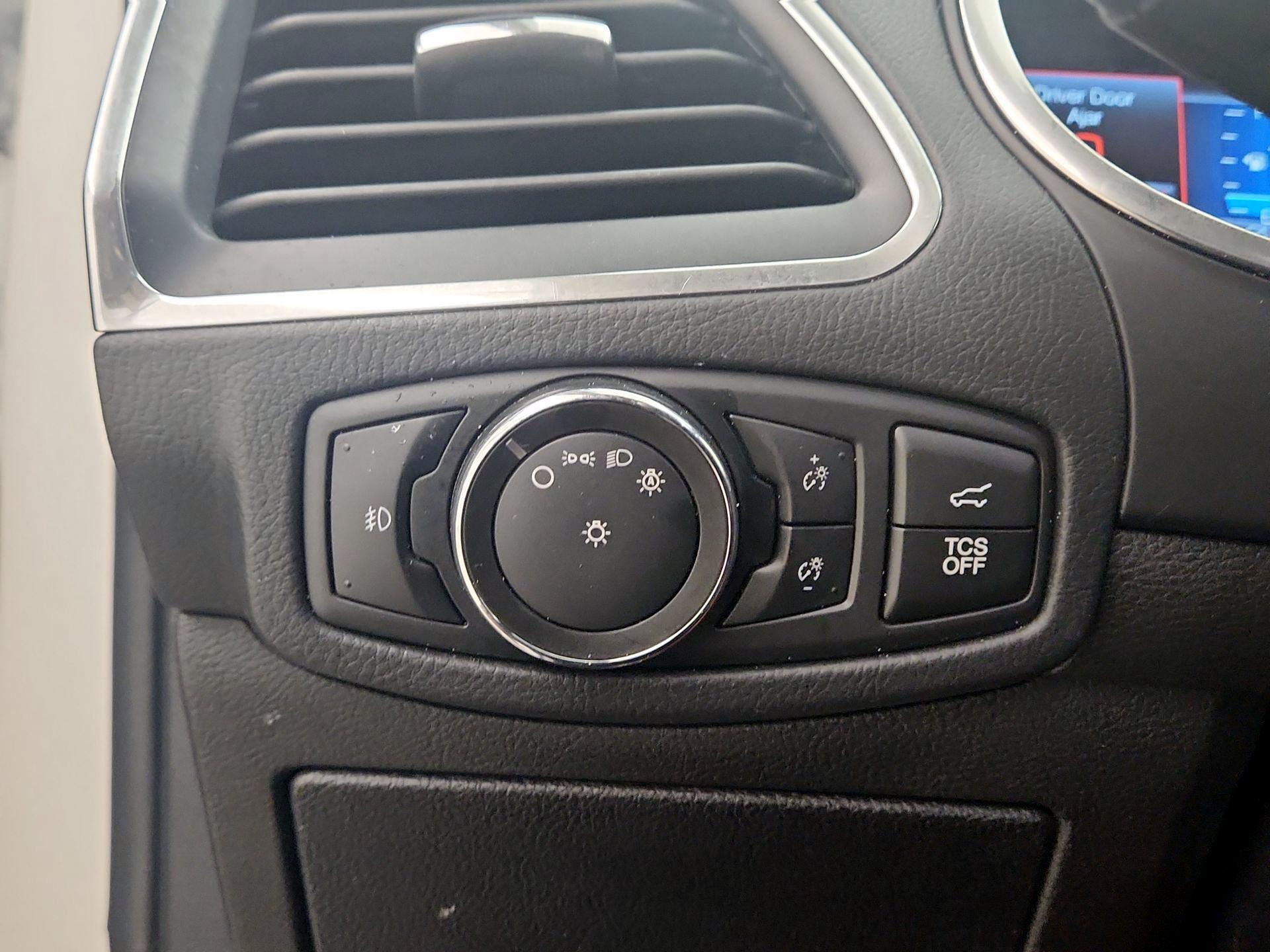 Thumbnail: 2021 Ford Edge - 13