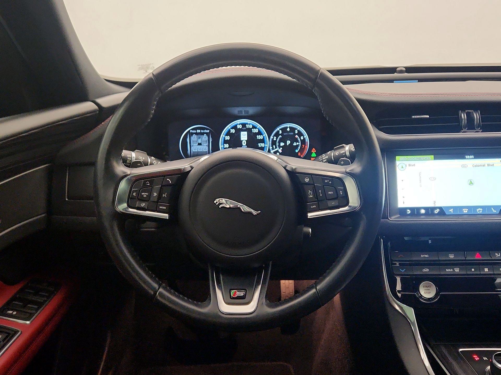 Thumbnail: 2017 Jaguar XF - 10