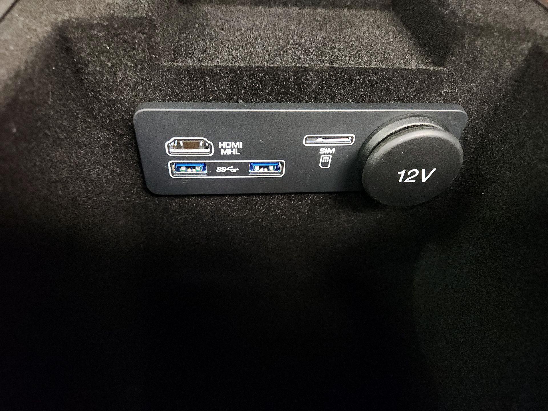 Thumbnail: 2017 Jaguar XF - 19