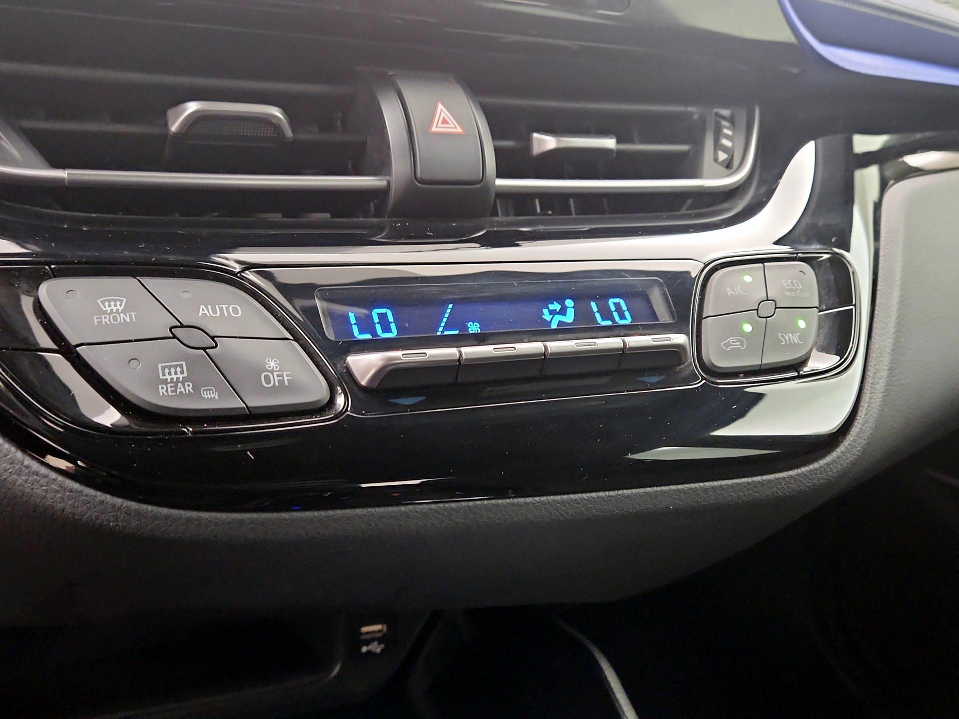 Thumbnail: 2020 Toyota C-HR - 16