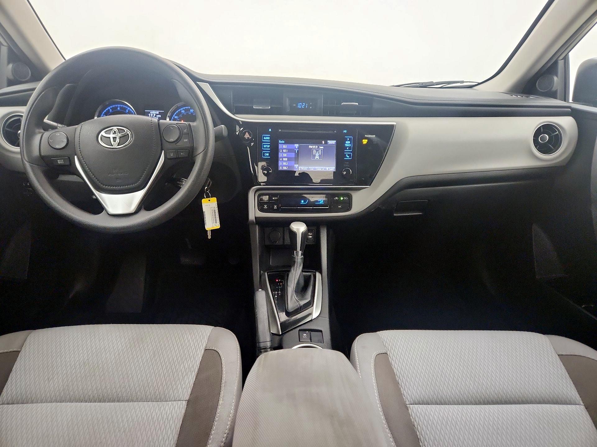 Thumbnail: 2017 Toyota Corolla - 9