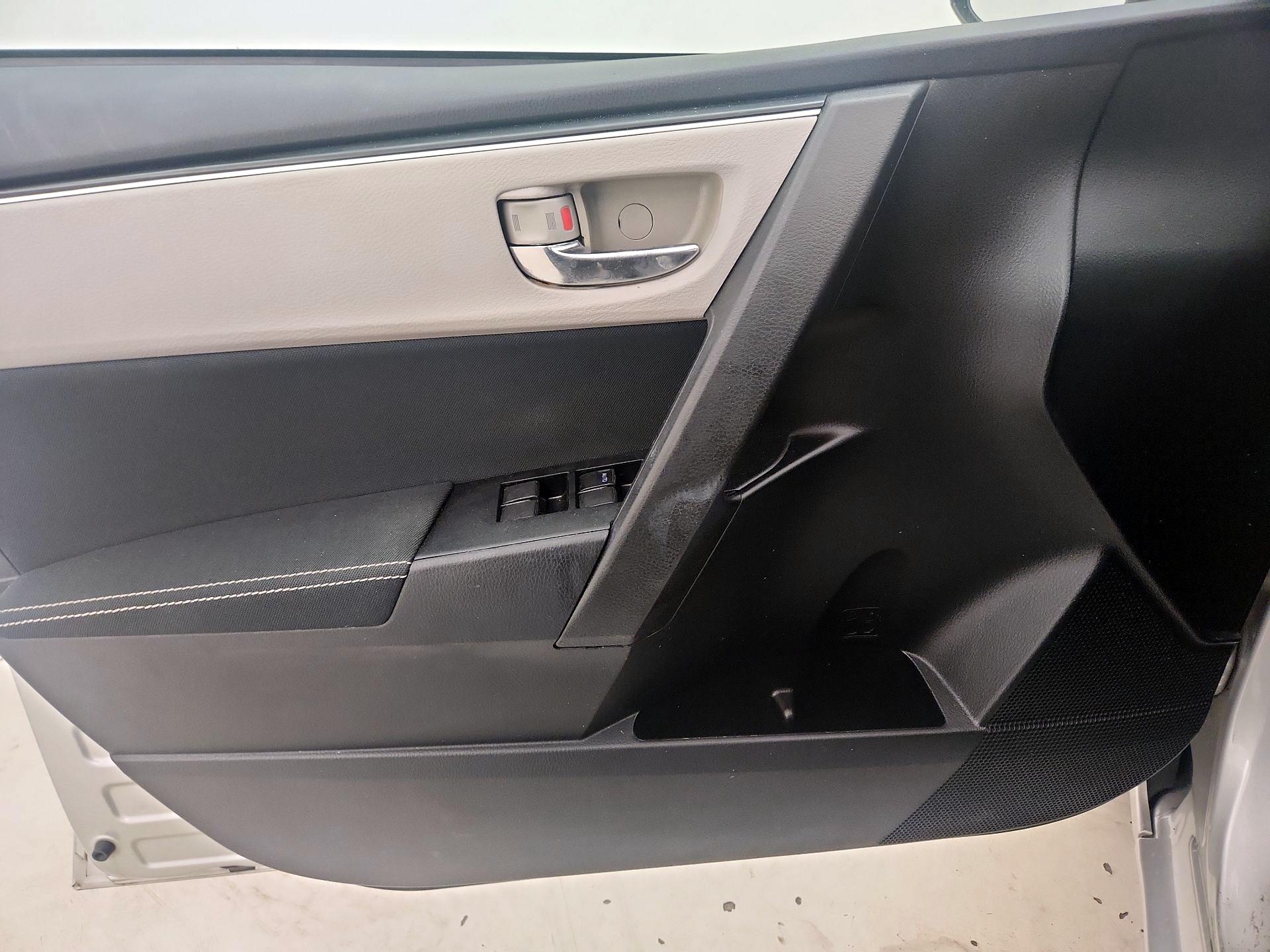 Thumbnail: 2017 Toyota Corolla - 12