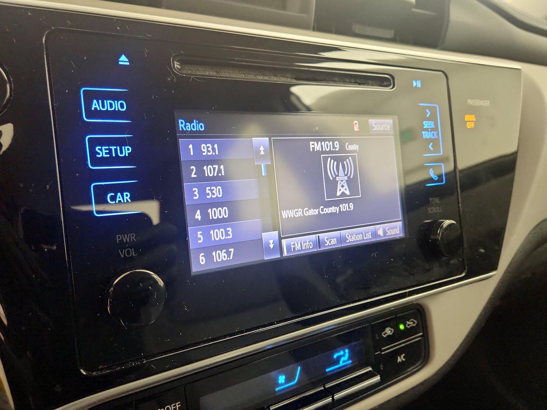 Thumbnail: 2017 Toyota Corolla - 15