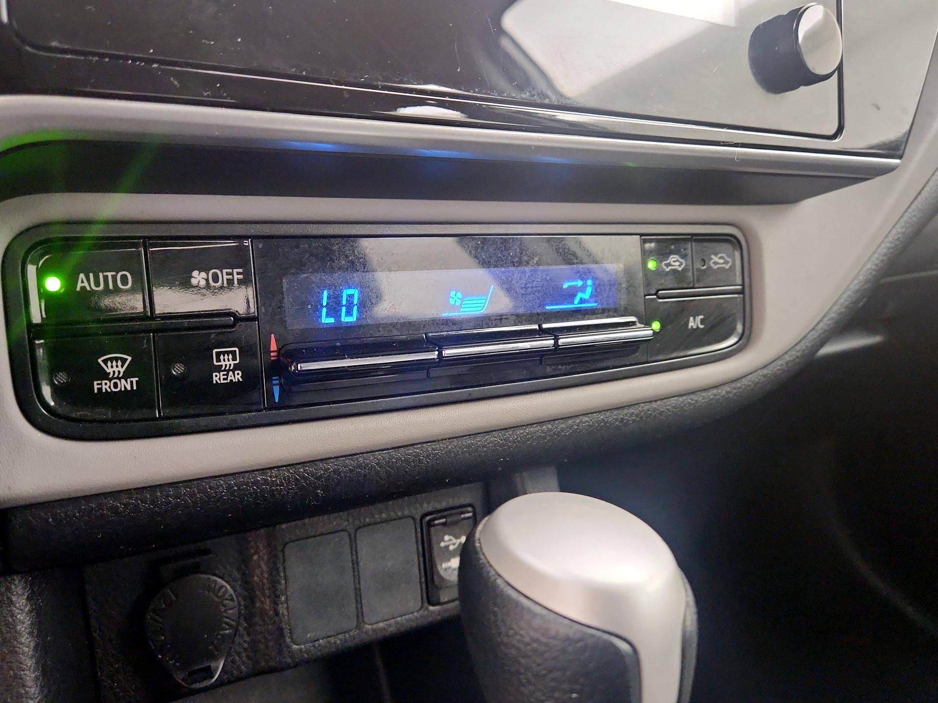 Thumbnail: 2017 Toyota Corolla - 16