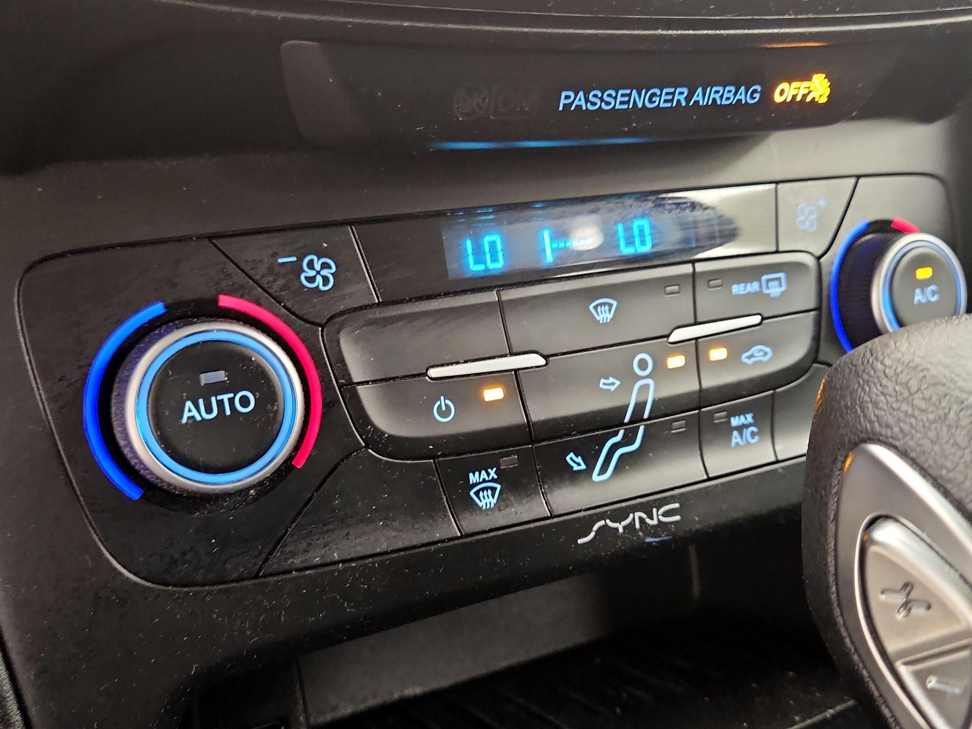 Thumbnail: 2018 Ford Focus - 16