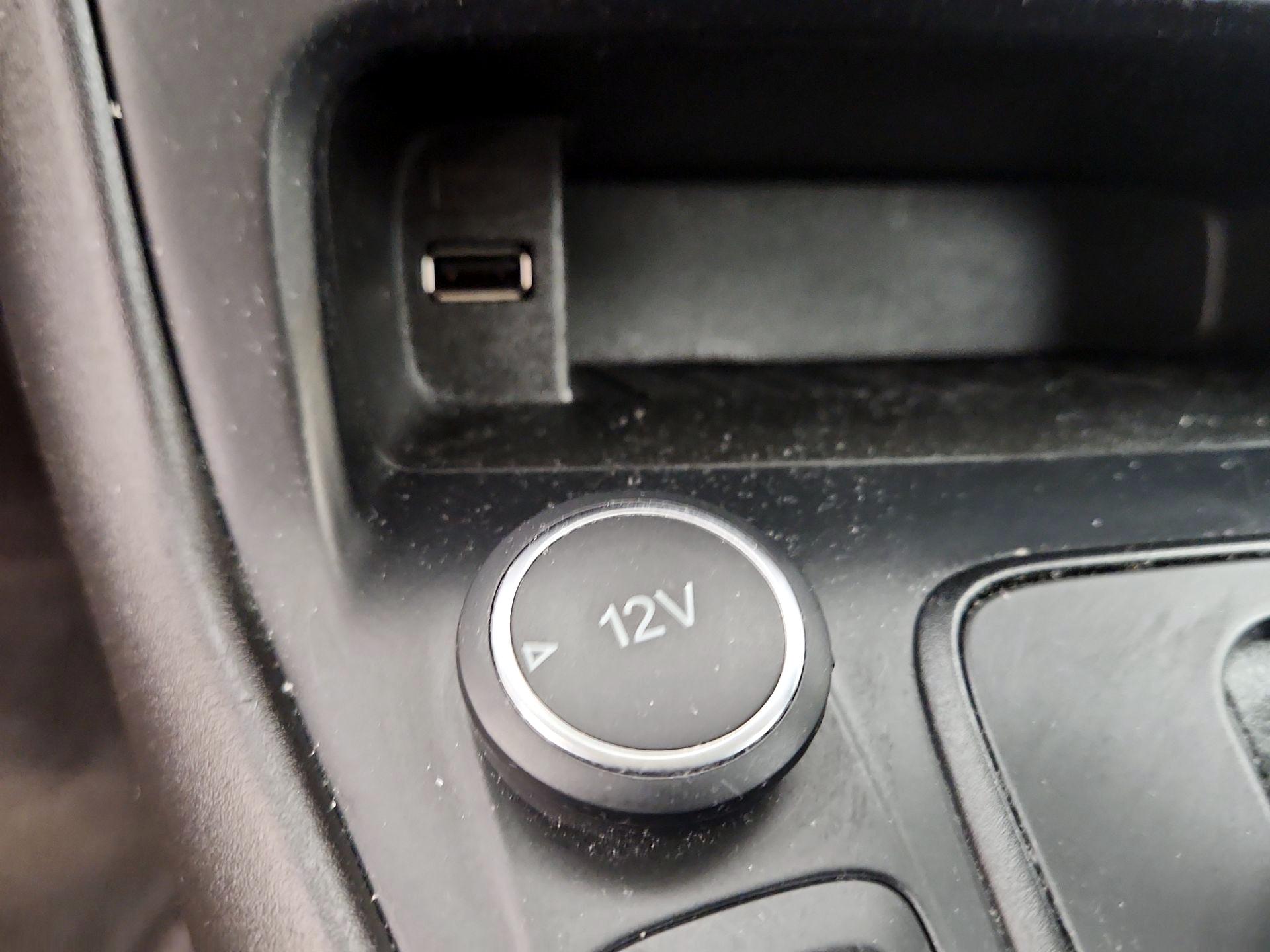 Thumbnail: 2018 Ford Focus - 18