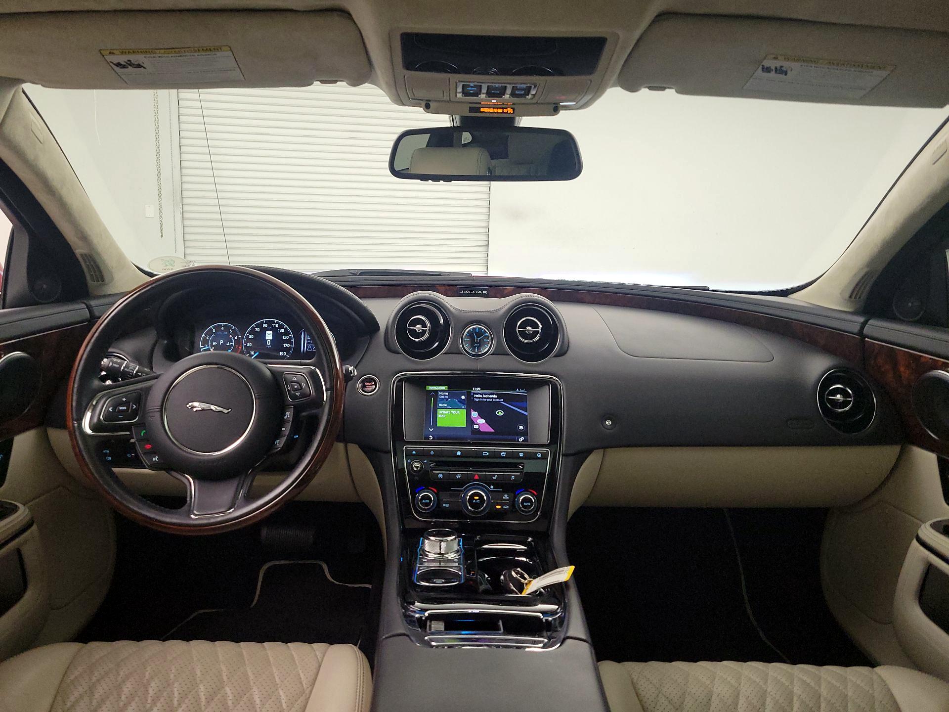 Thumbnail: 2016 Jaguar XJ - 9