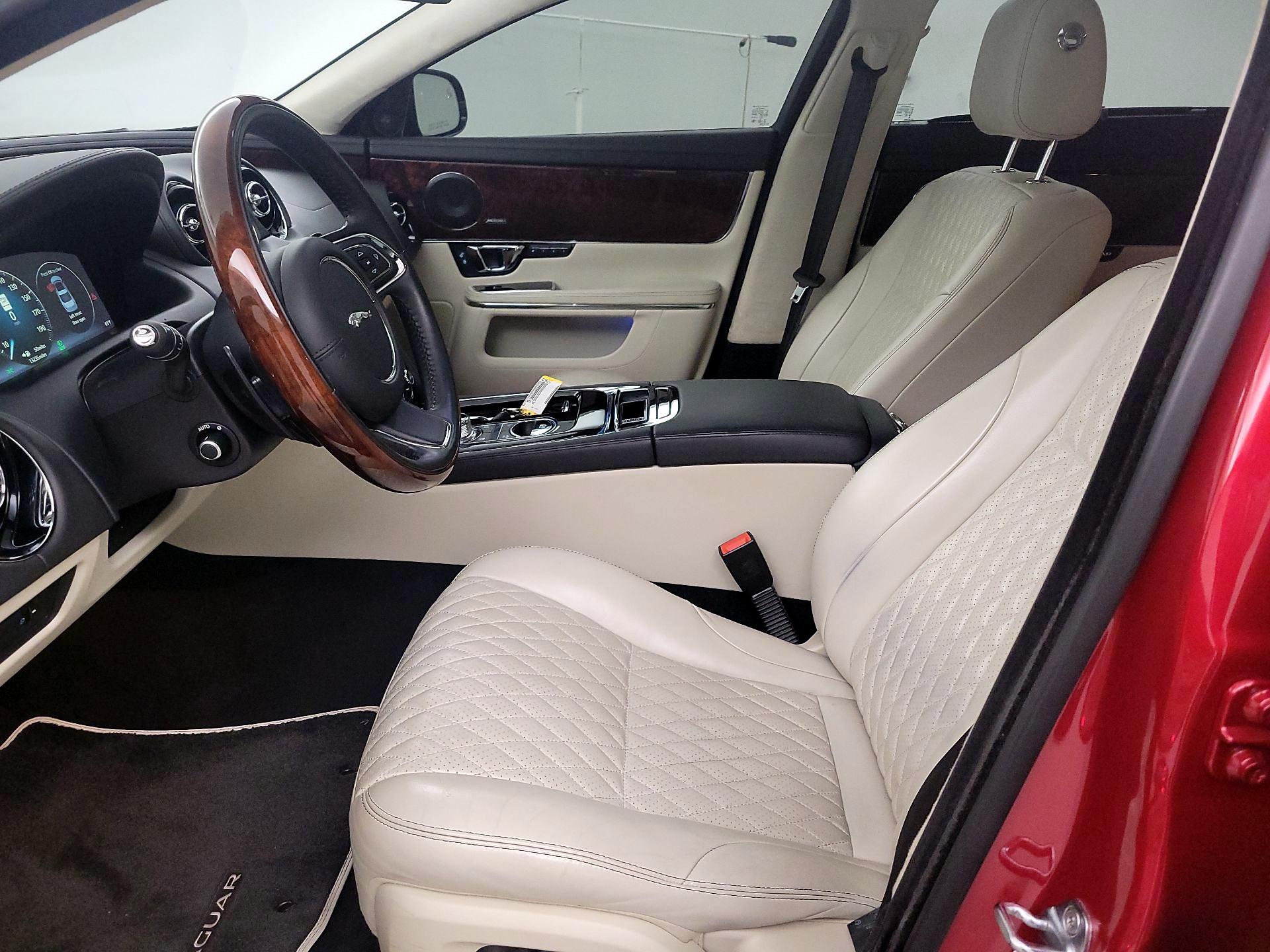 Thumbnail: 2016 Jaguar XJ - 11