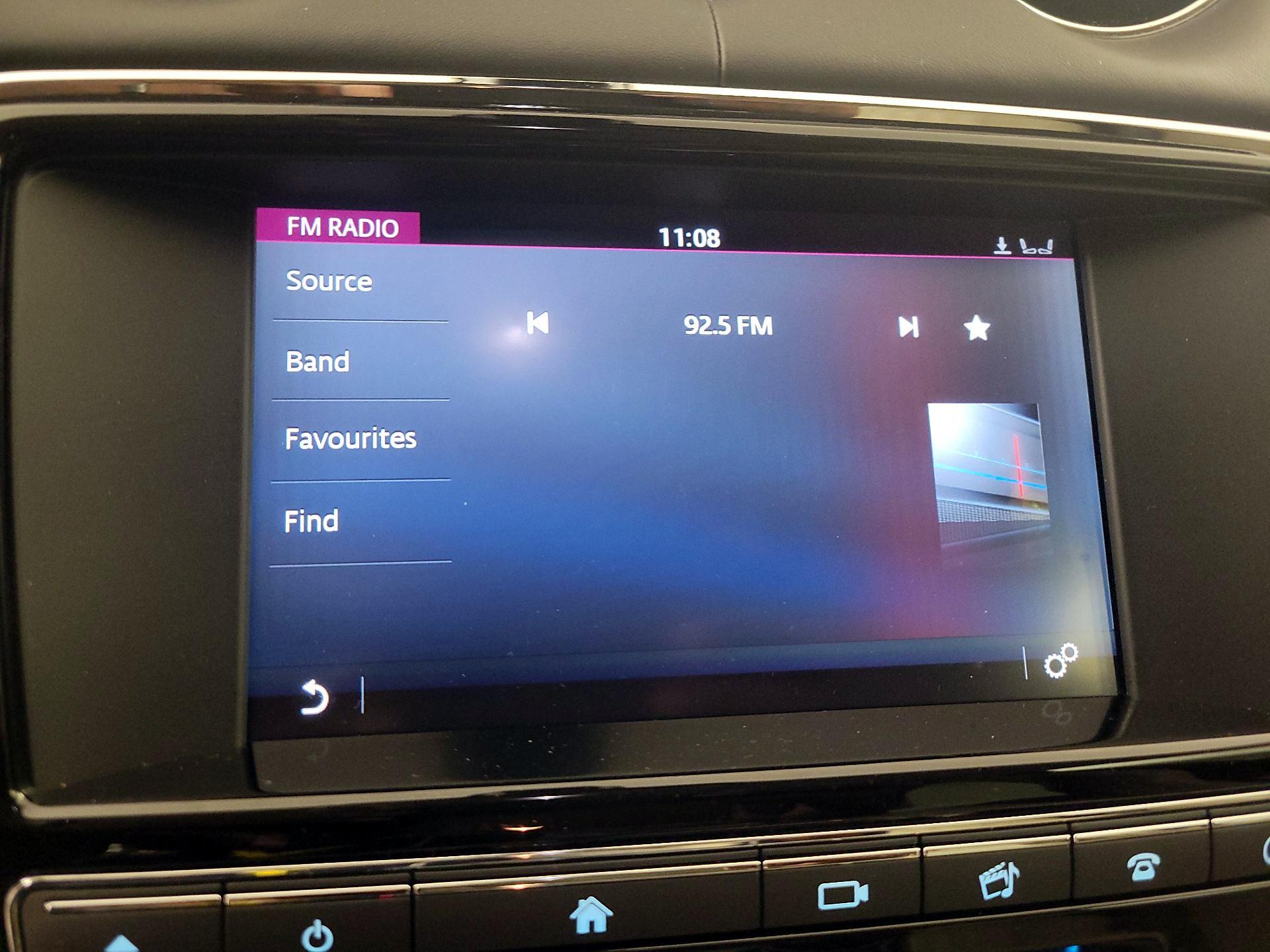 Thumbnail: 2016 Jaguar XJ - 16