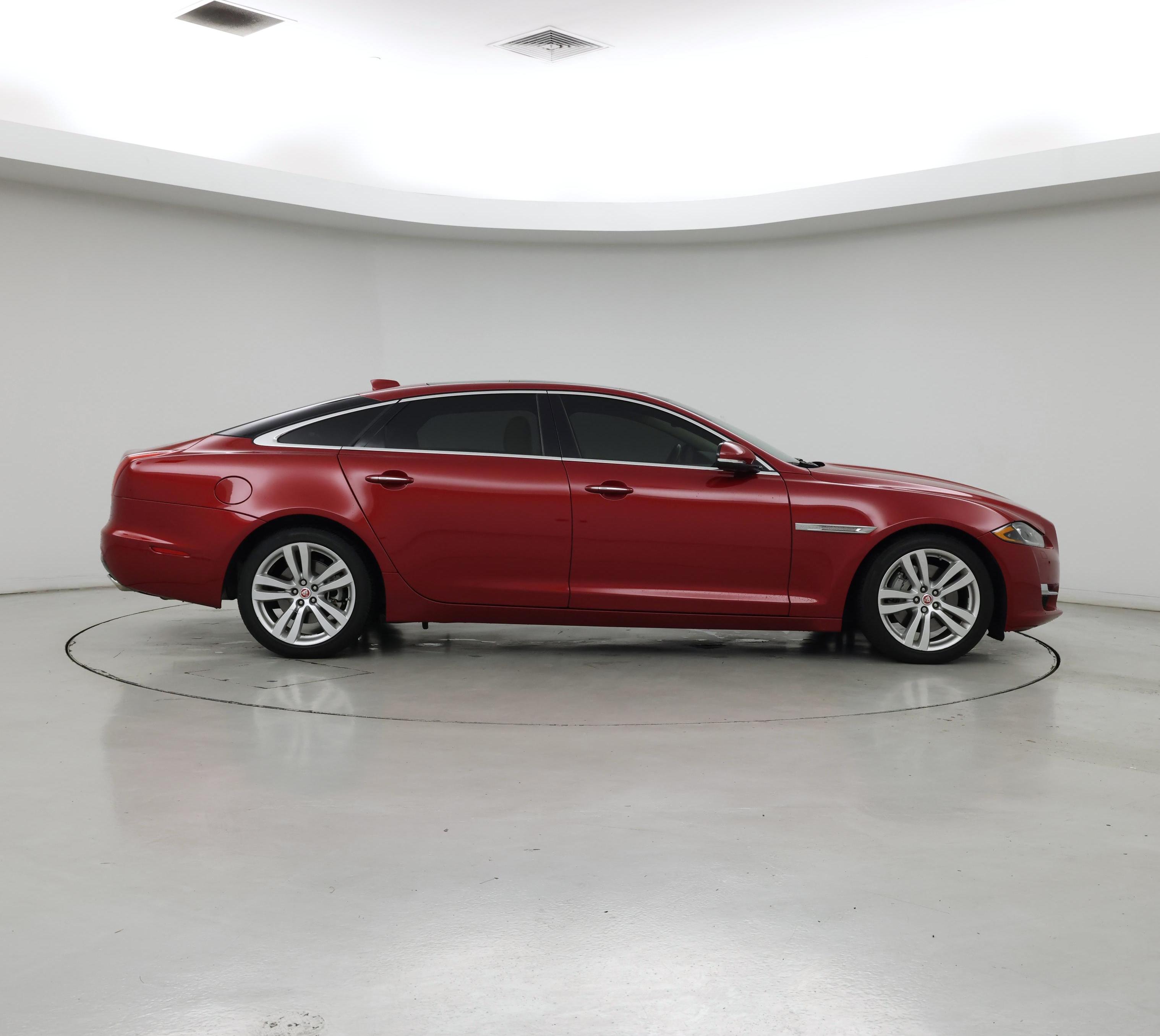 Thumbnail: 2016 Jaguar XJ - 7