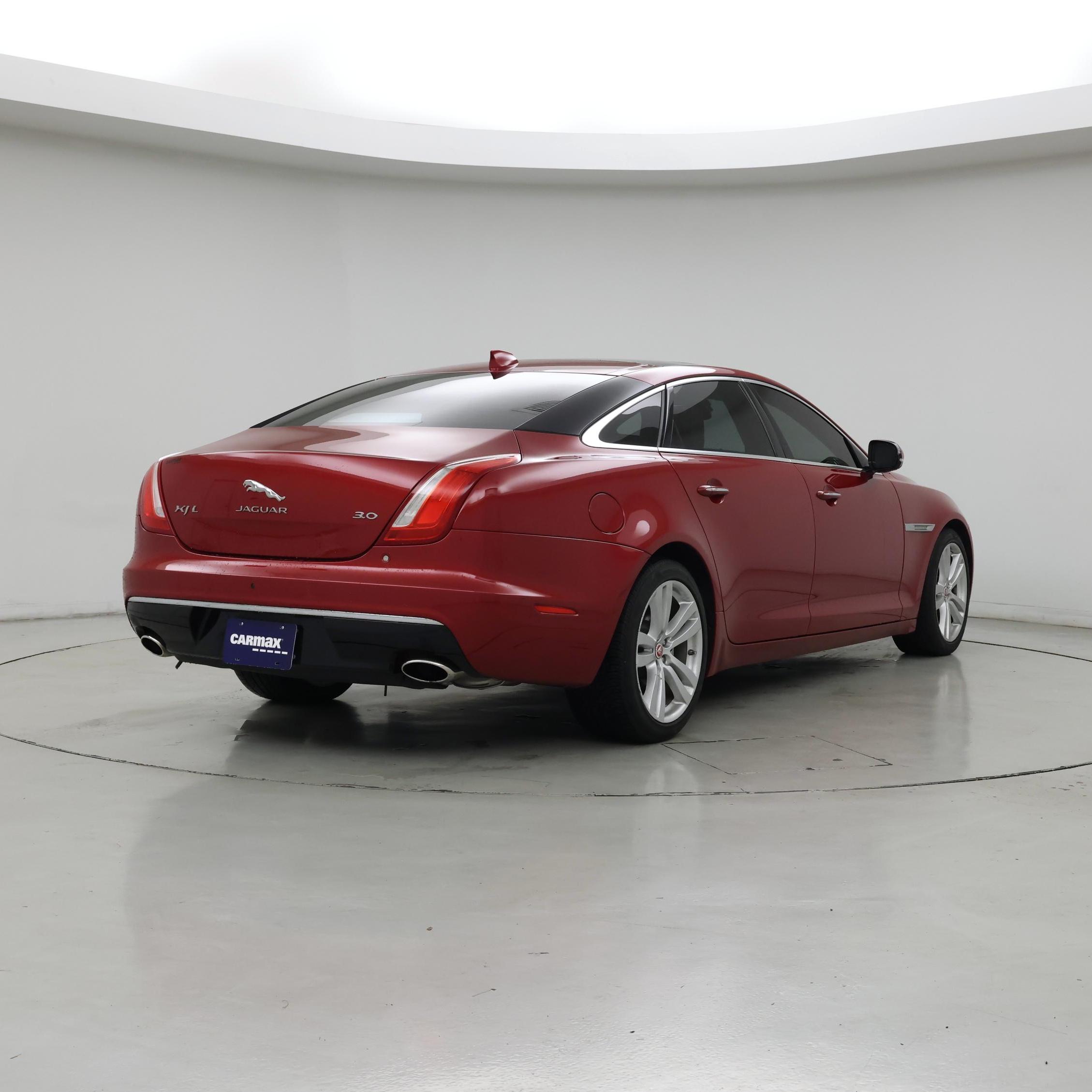 Thumbnail: 2016 Jaguar XJ - 8