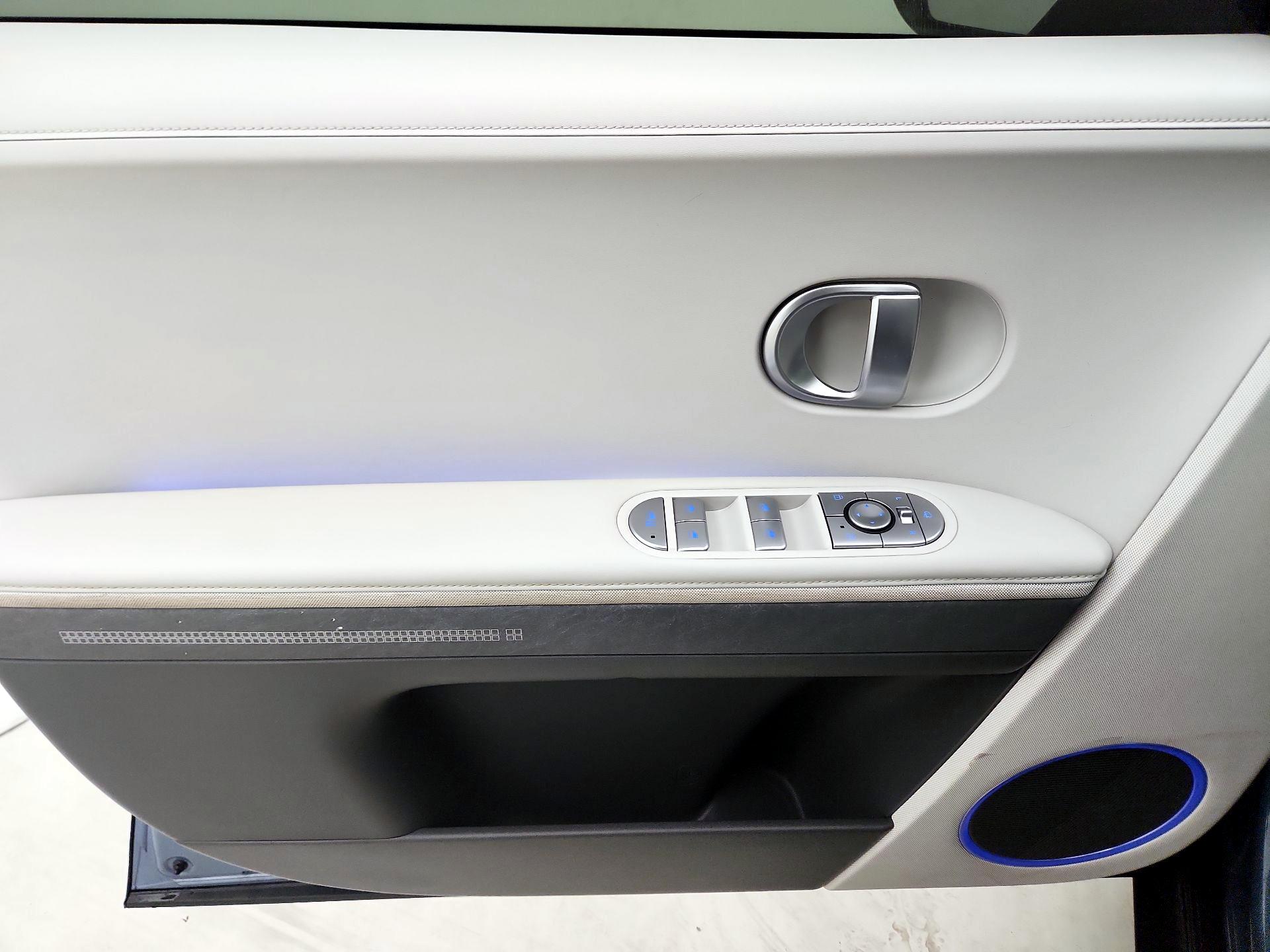 Thumbnail: 2023 Hyundai Ioniq 5 - 12