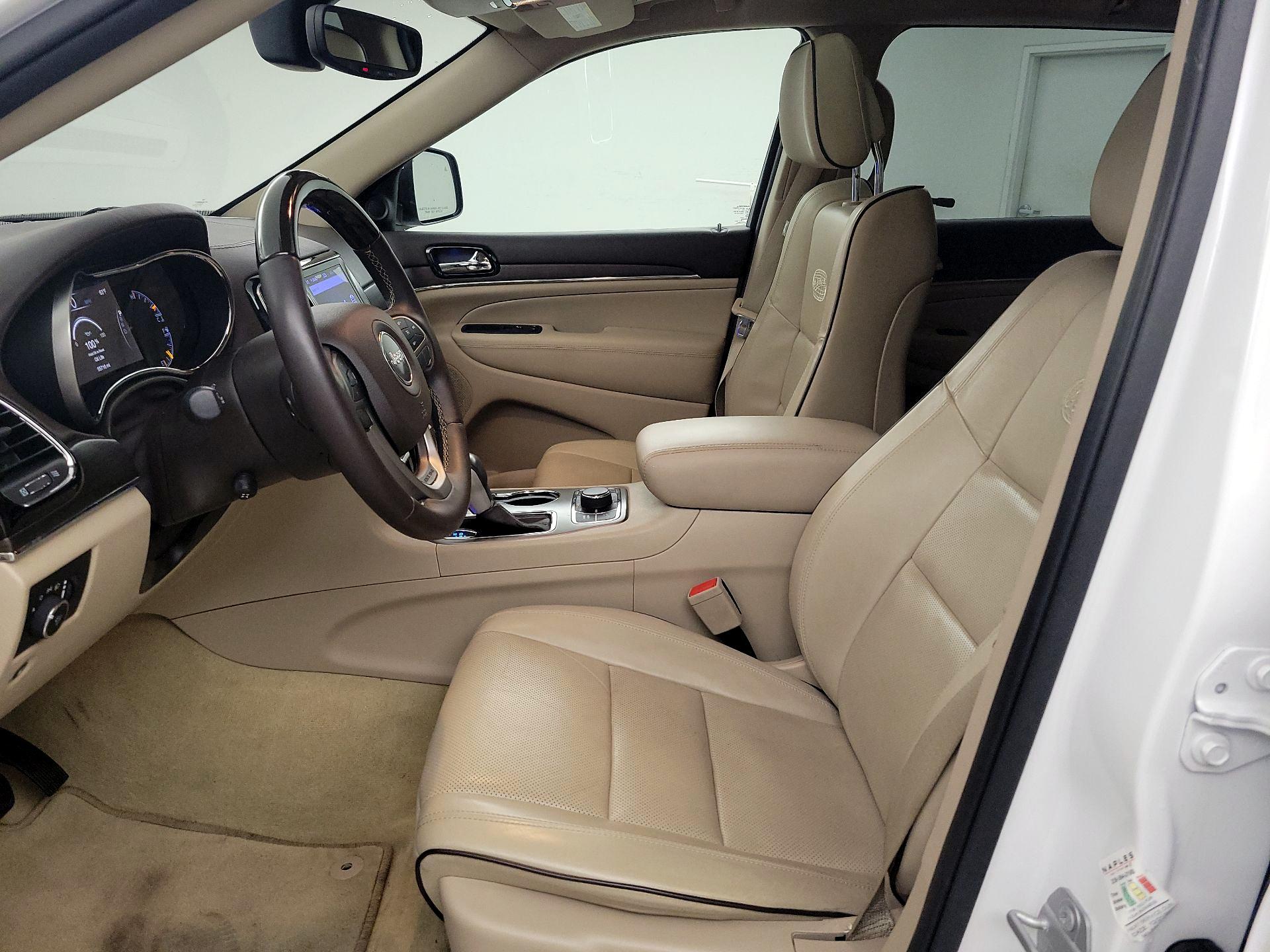 Thumbnail: 2019 Jeep Grand Cherokee - 11