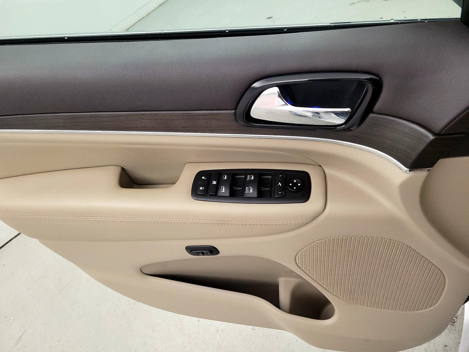 Thumbnail: 2019 Jeep Grand Cherokee - 12