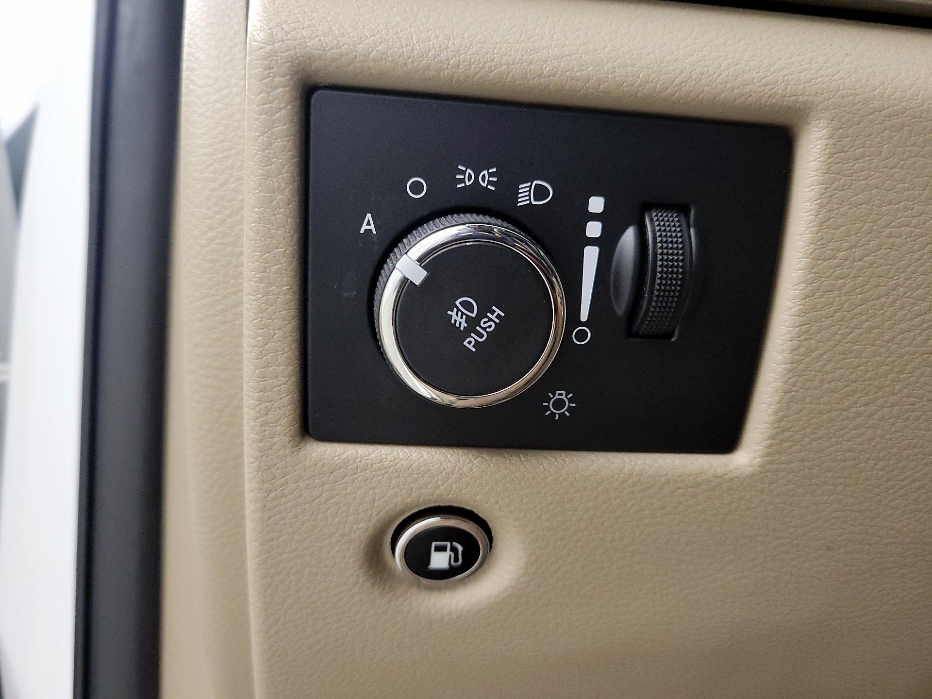 Thumbnail: 2019 Jeep Grand Cherokee - 13