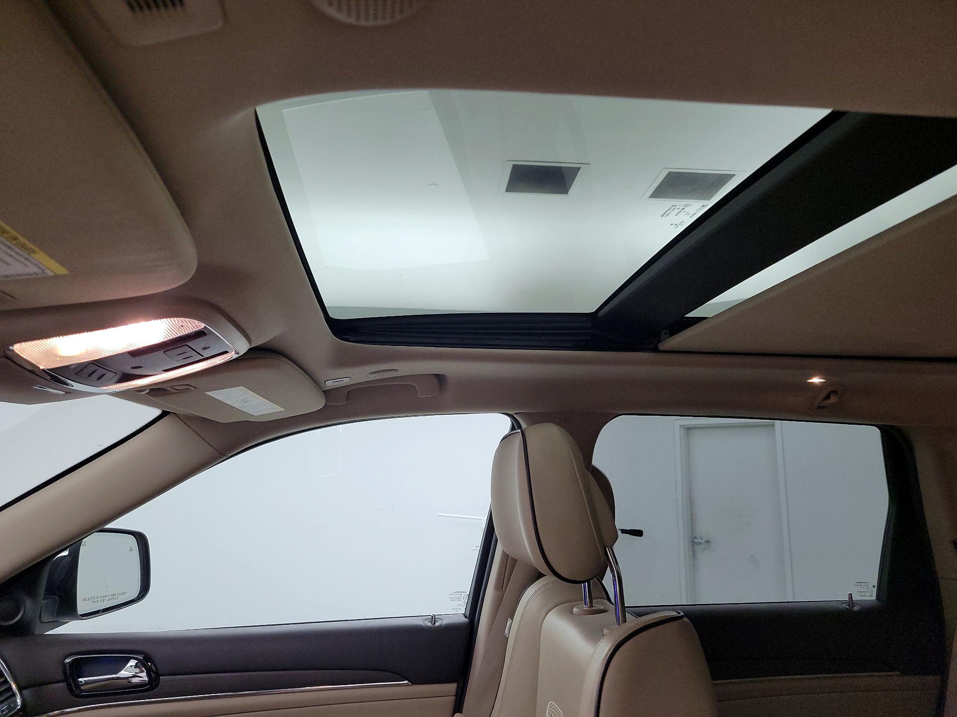 Thumbnail: 2019 Jeep Grand Cherokee - 20