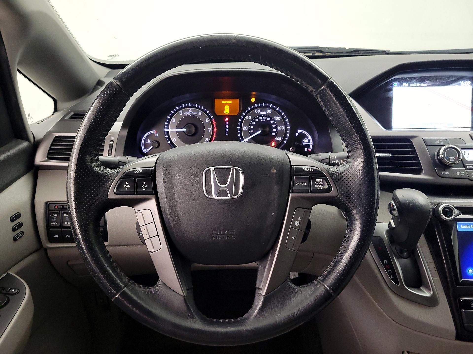 Thumbnail: 2015 Honda Odyssey - 10