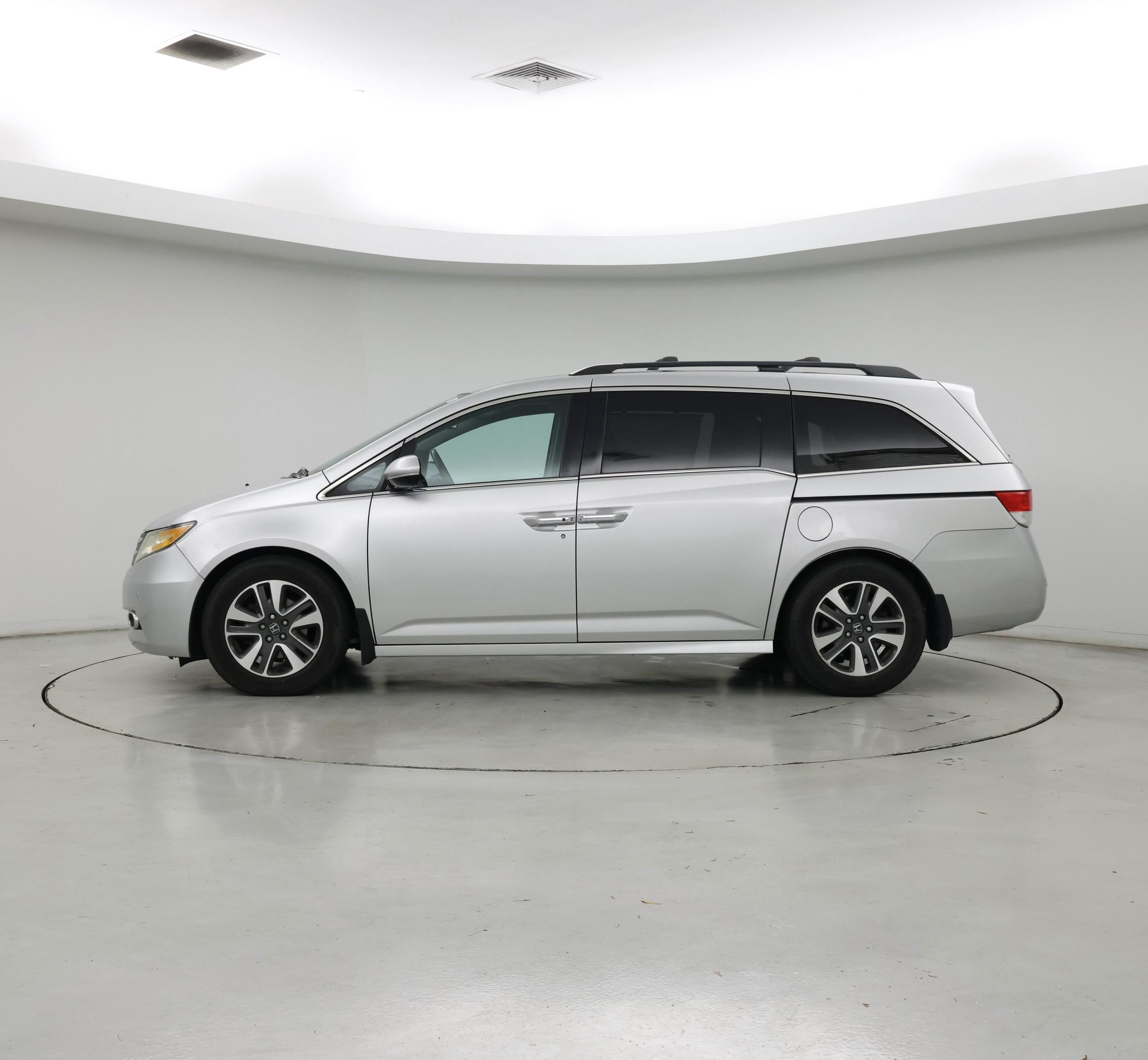Thumbnail: 2015 Honda Odyssey - 3