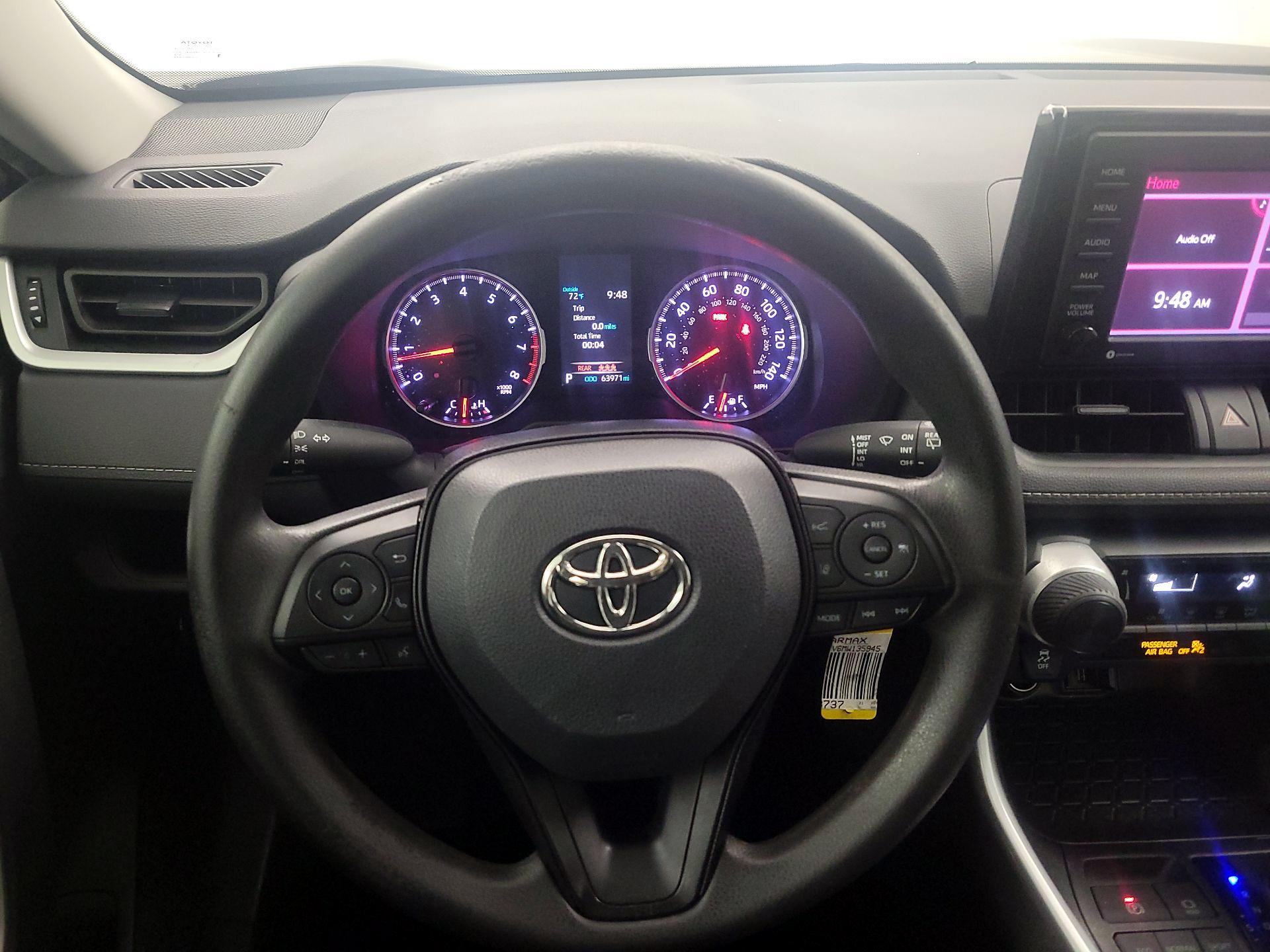 Thumbnail: 2021 Toyota RAV4 - 10