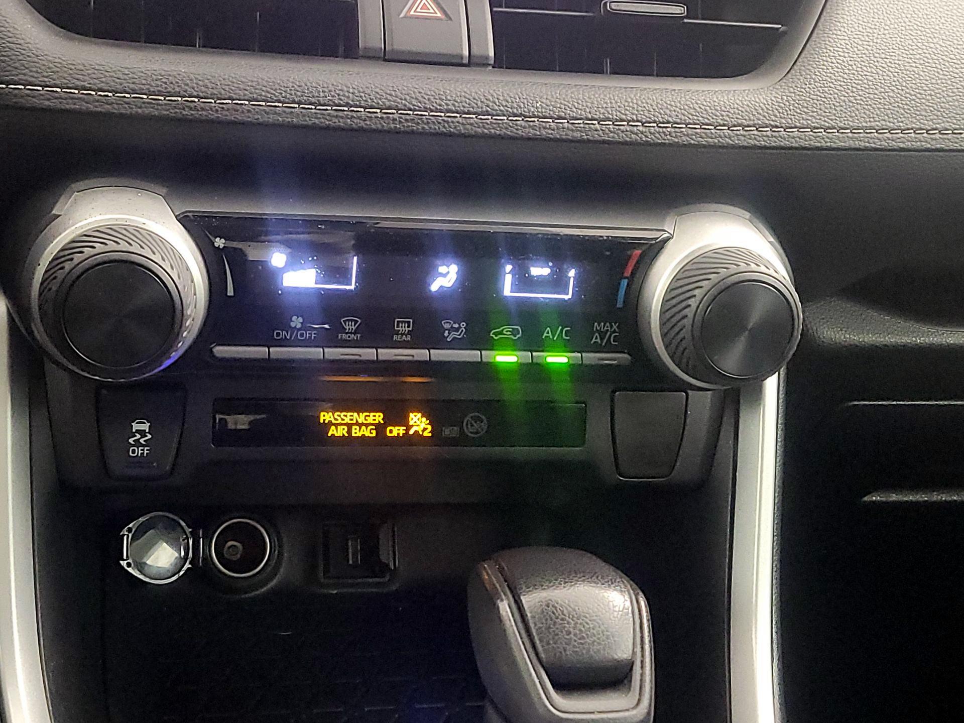 Thumbnail: 2021 Toyota RAV4 - 16