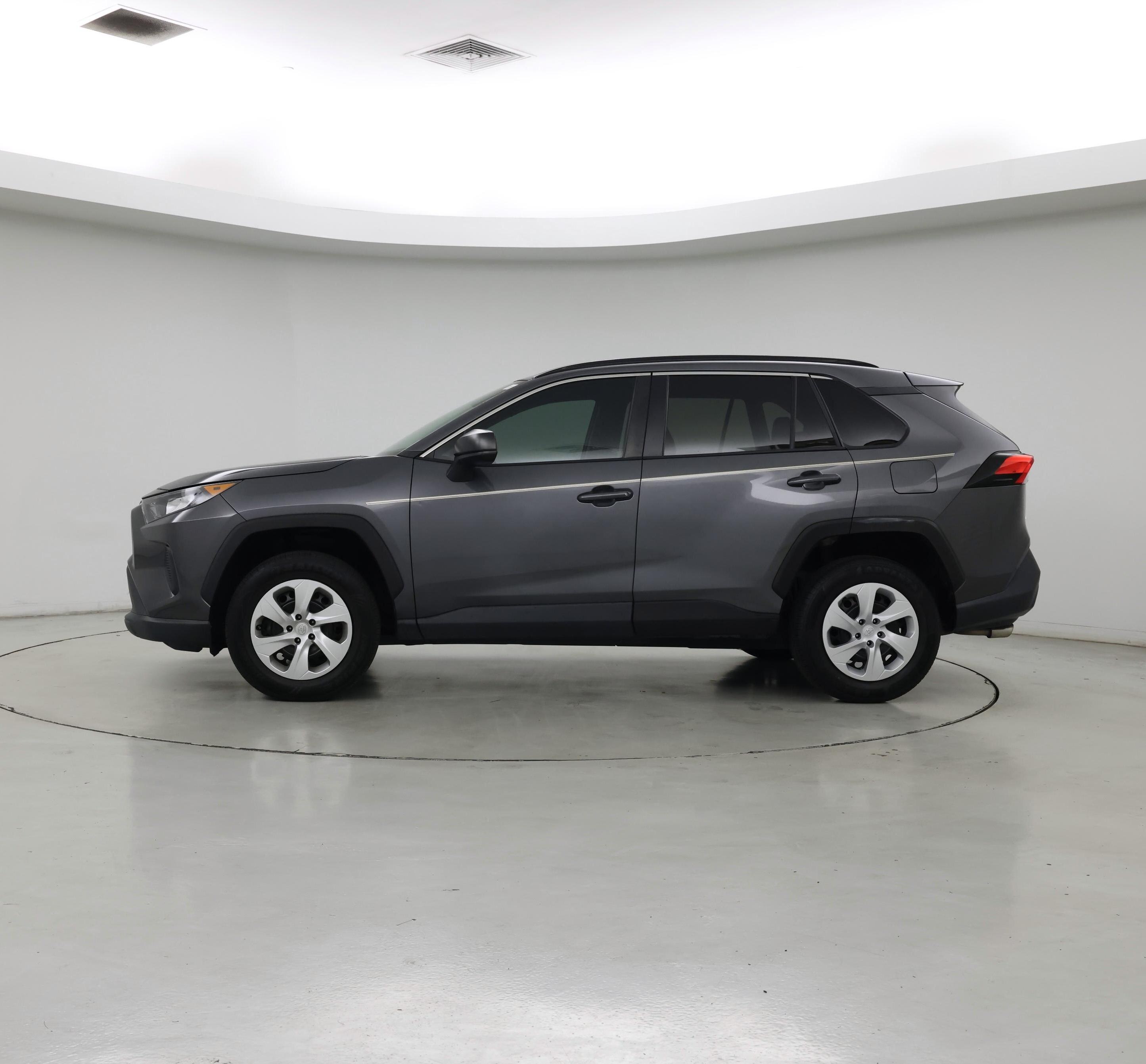 Thumbnail: 2021 Toyota RAV4 - 3