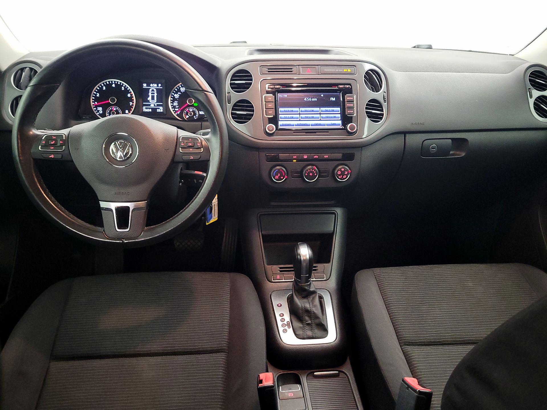 Thumbnail: 2015 Volkswagen Tiguan - 9