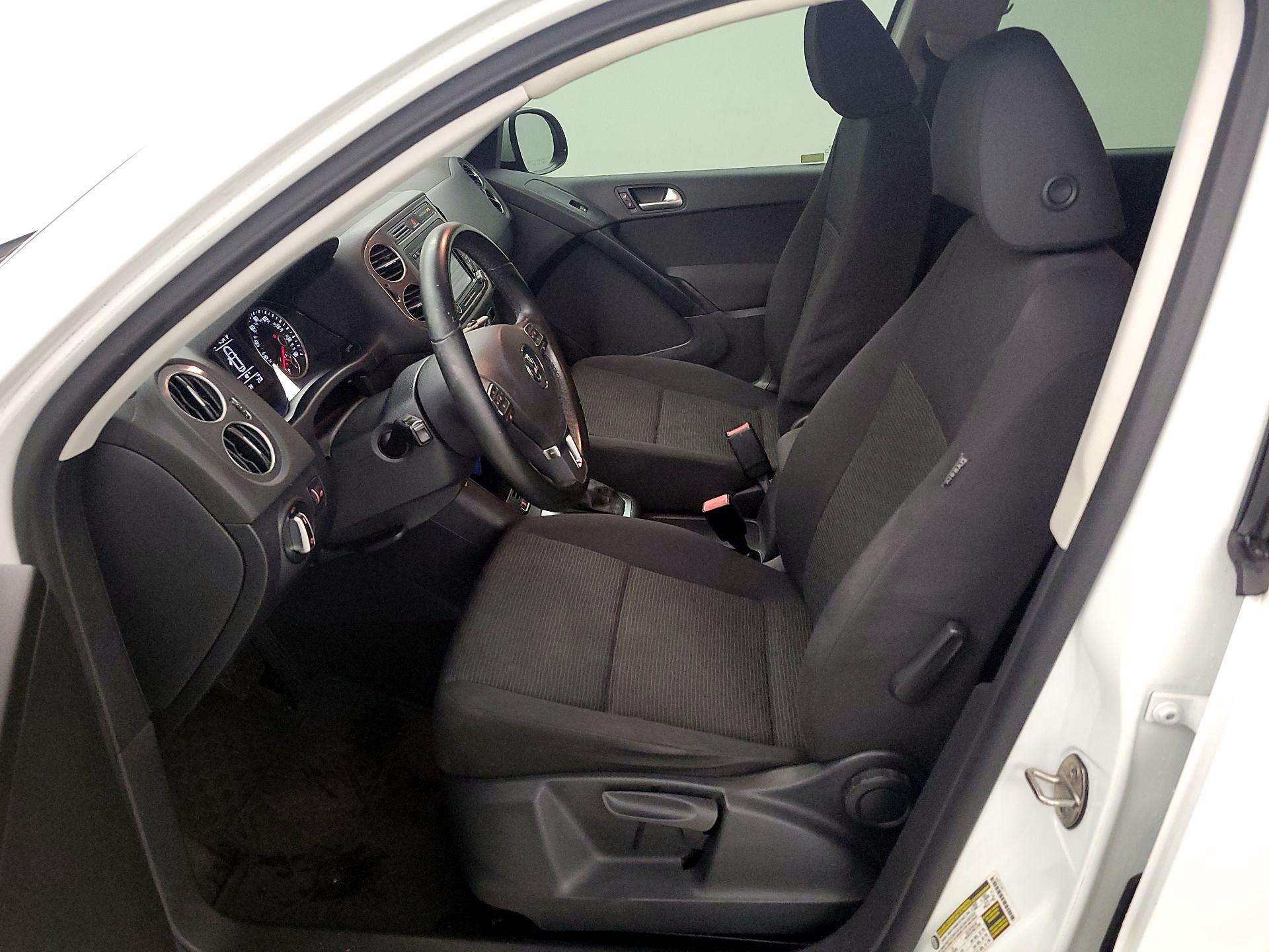 Thumbnail: 2015 Volkswagen Tiguan - 11